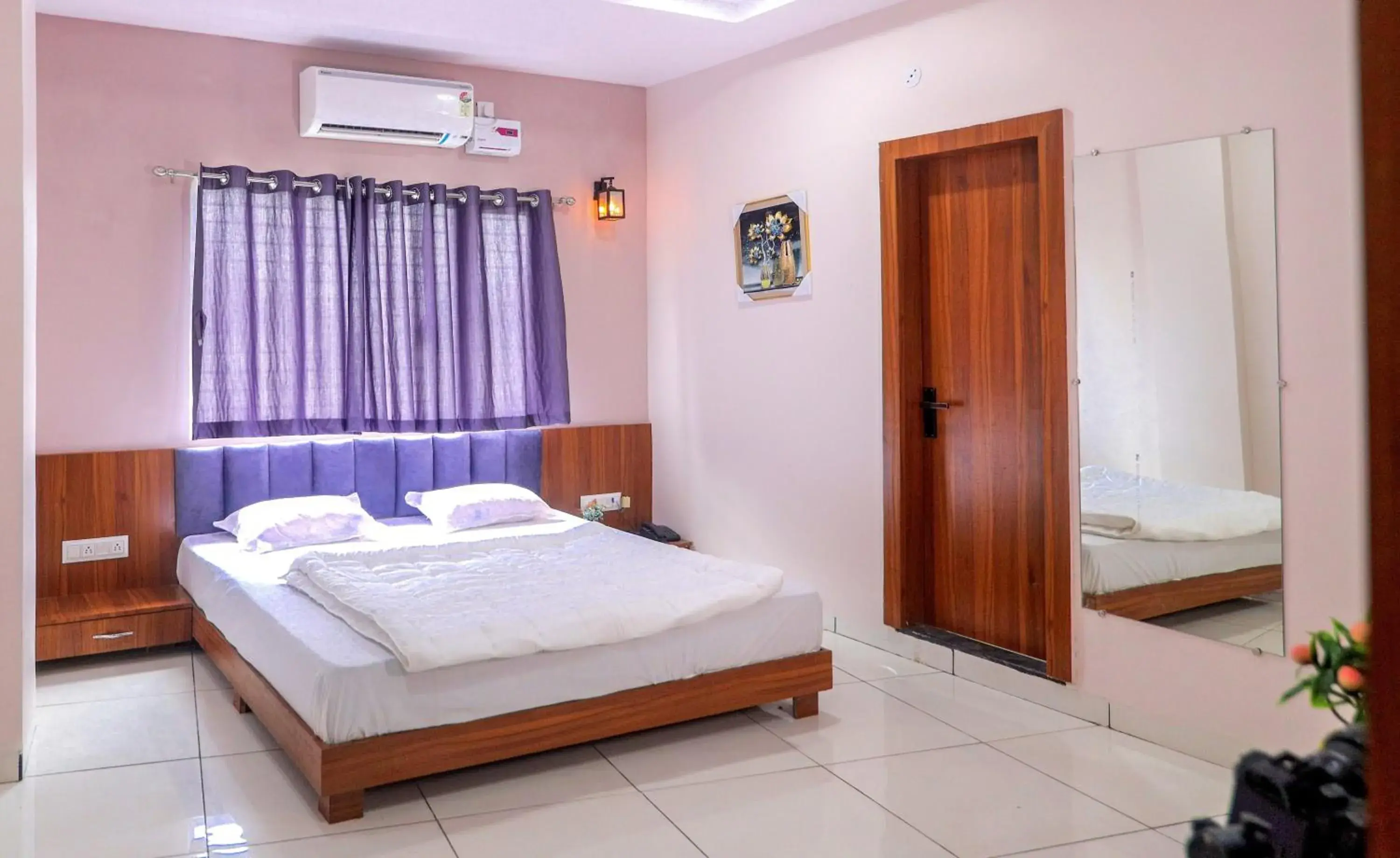 Superior Double Room - single occupancy in Hotel Dev Krishna Palace Superior Double Room - single occupancy in Hotel Dev Krishna Palace