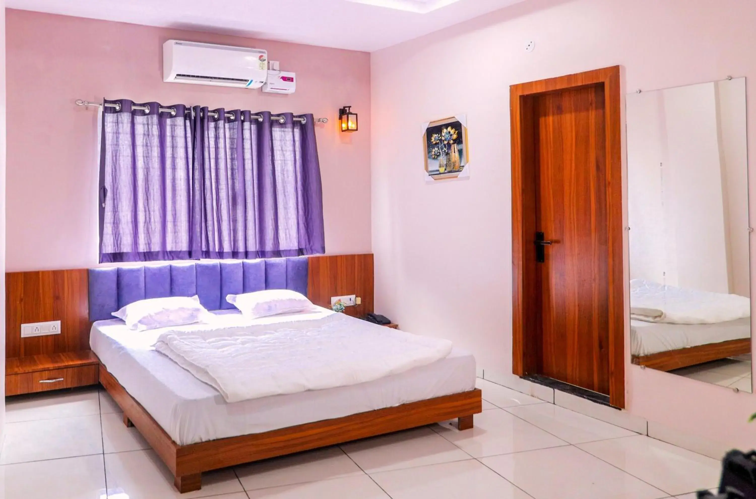 Bed in Hotel Dev Krishna Palace Bed in Hotel Dev Krishna Palace