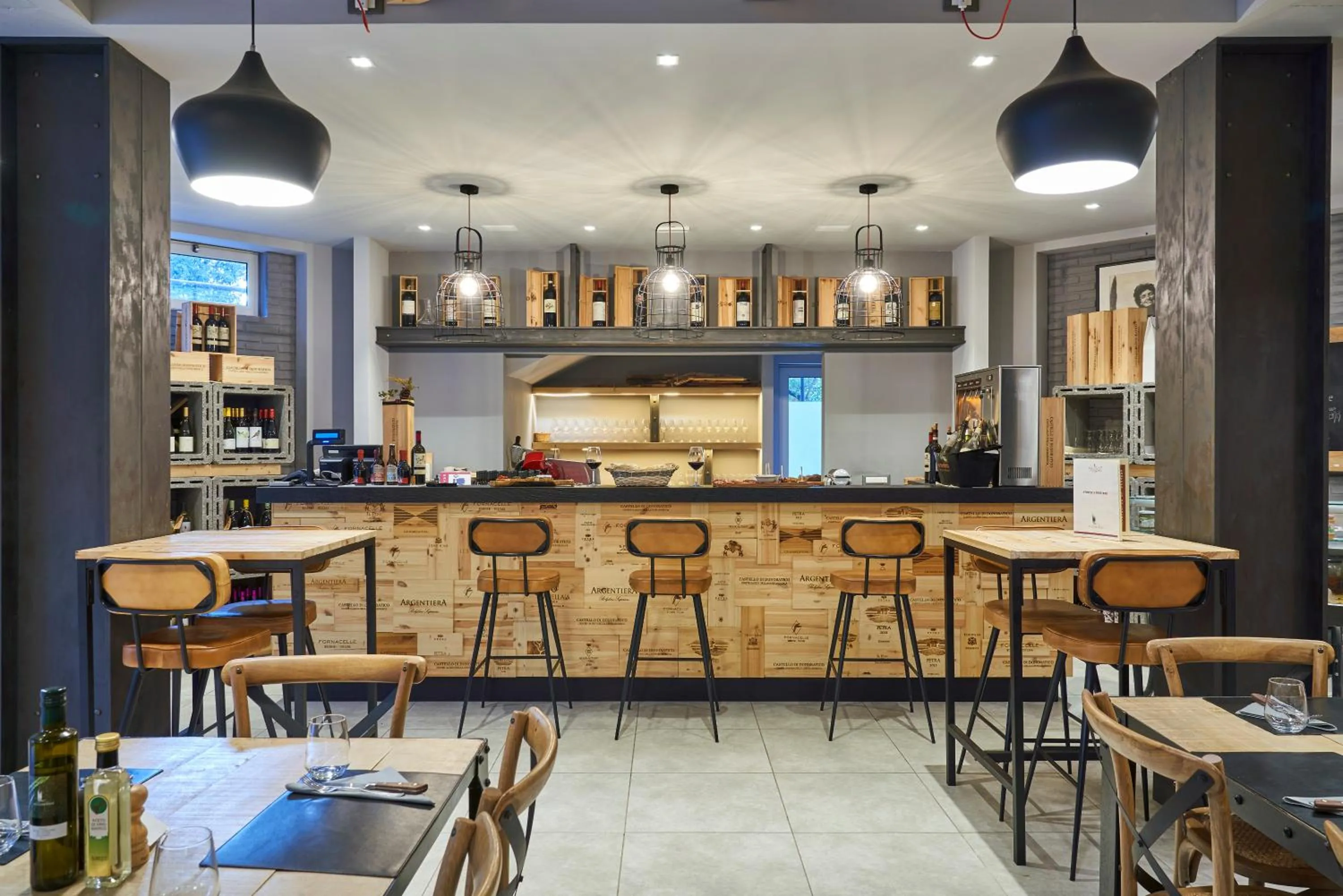 Restaurant/places to eat in Paradù EcoVillage & Resort