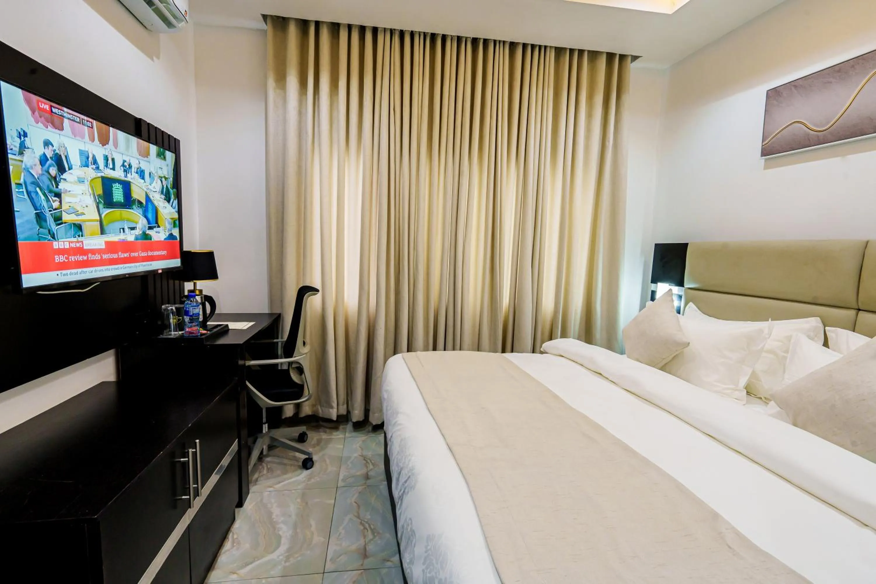 Bed in Roston Hotels