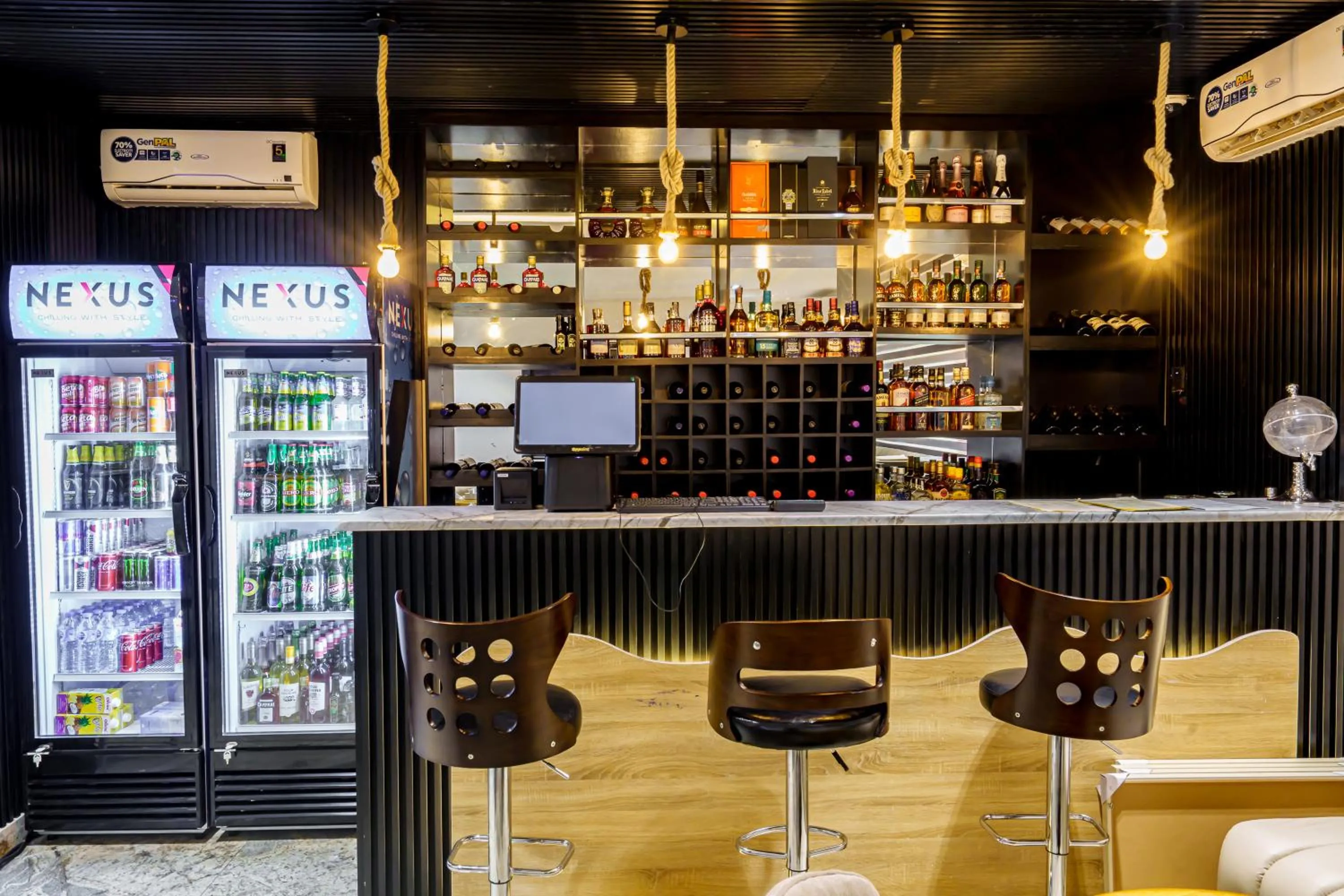 Lounge or bar in Roston Hotels