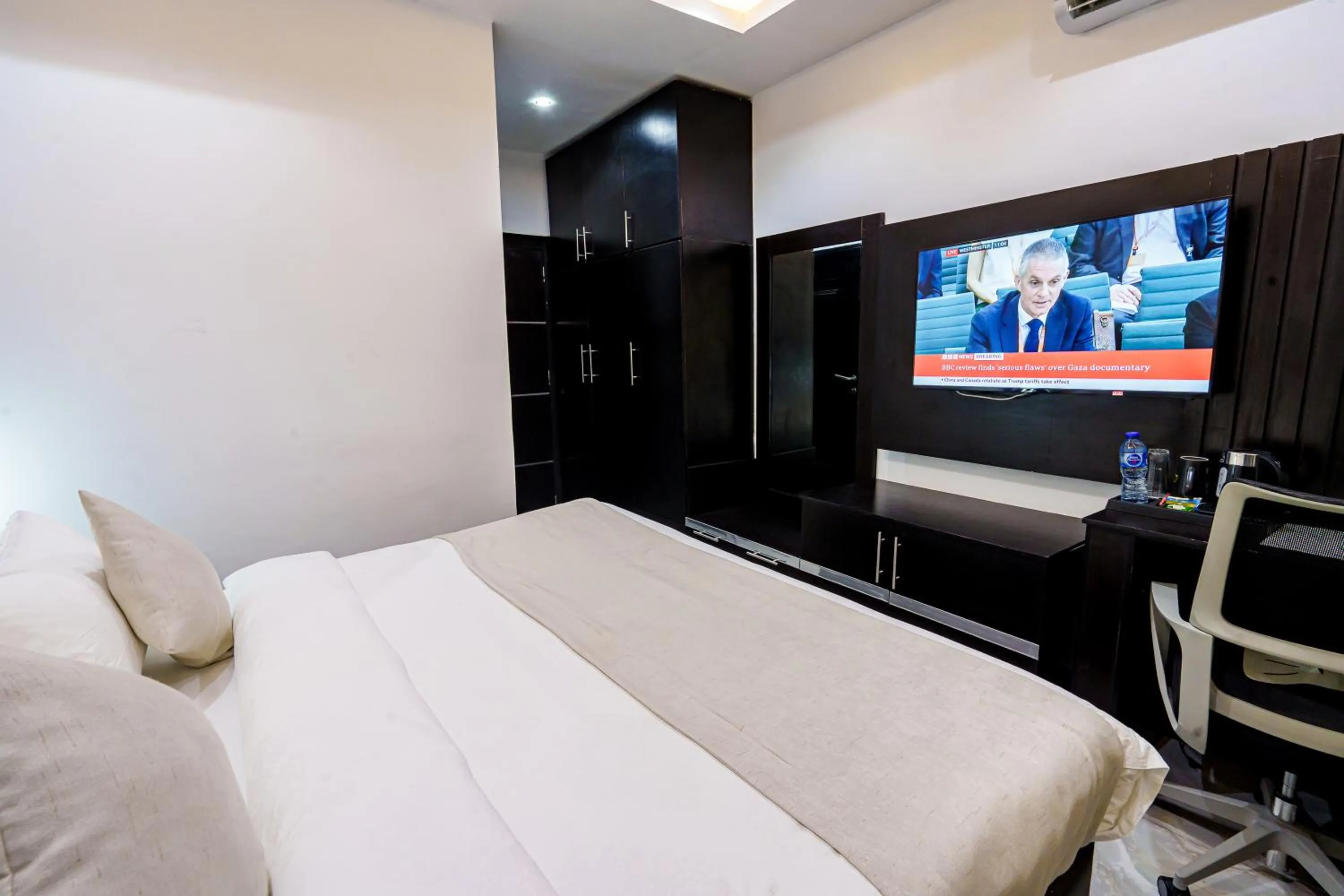 Bed in Roston Hotels