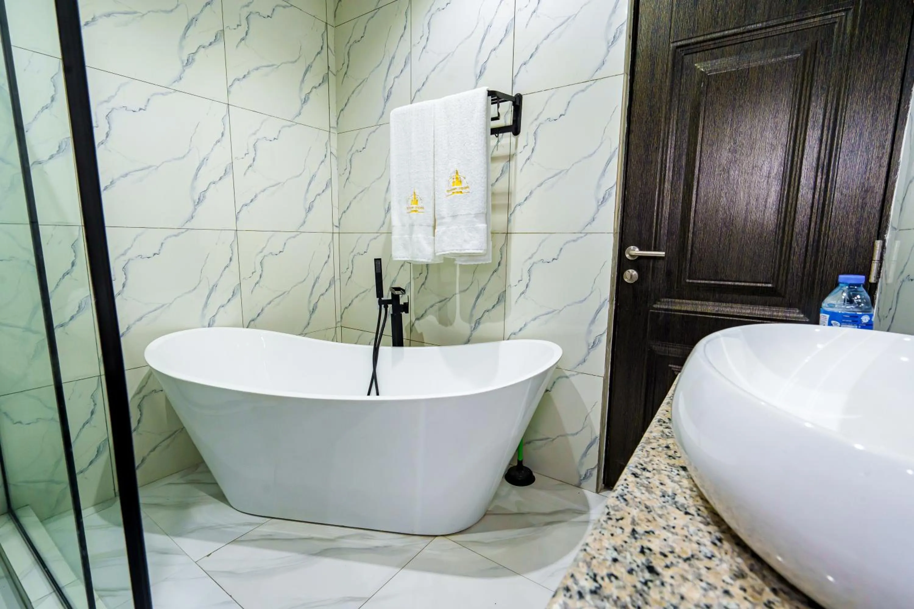 Bath in Roston Hotels