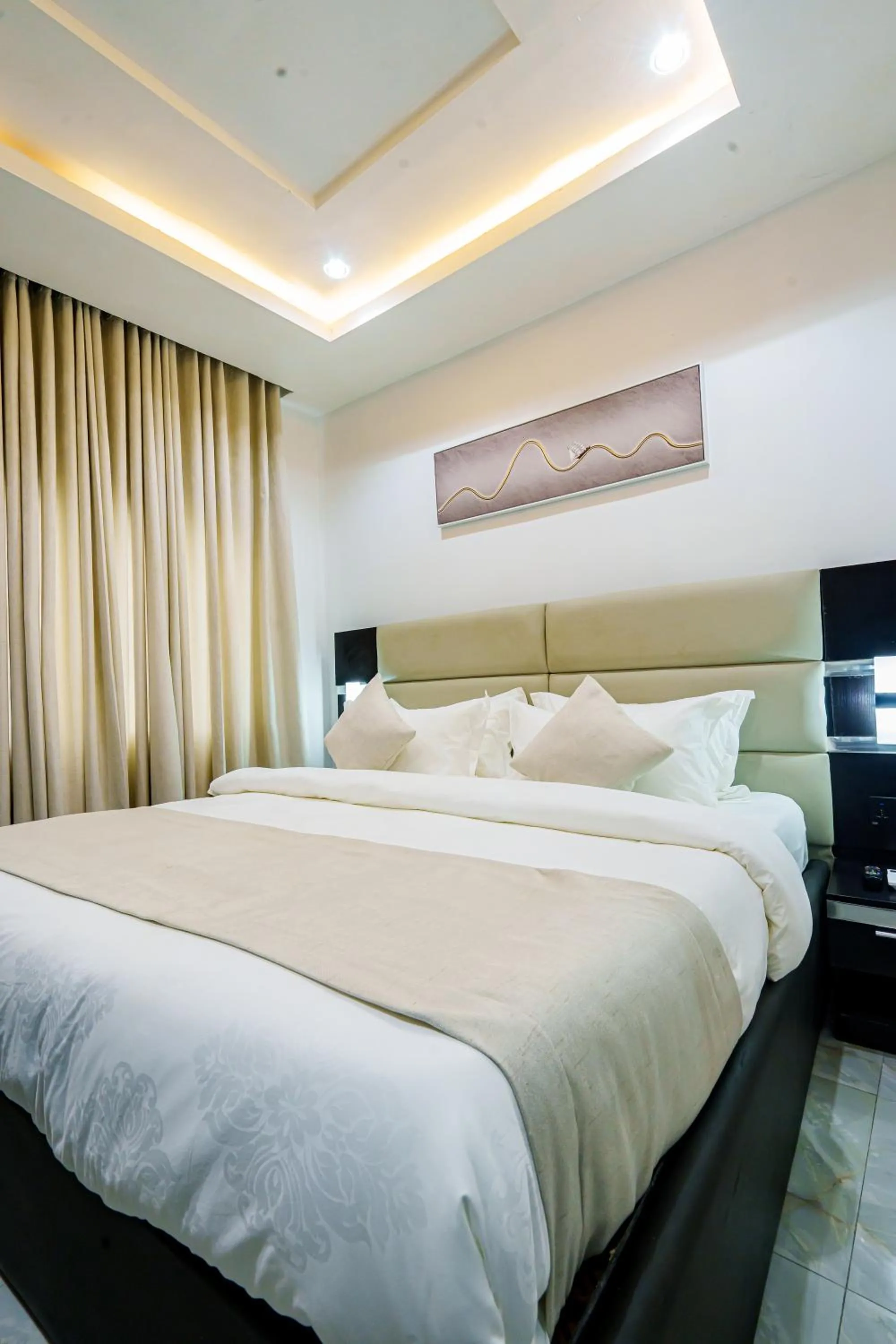 Bed in Roston Hotels