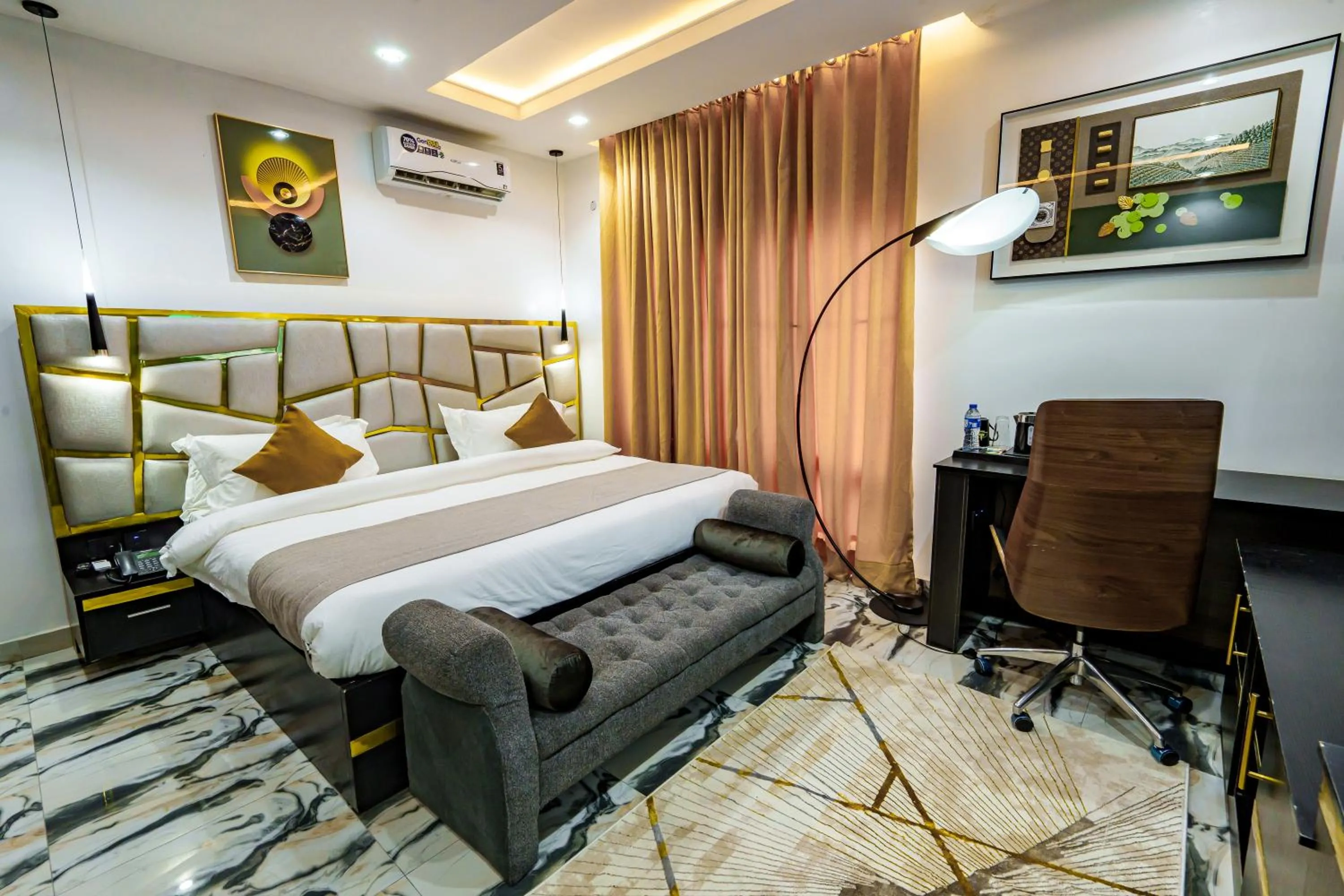 Roston Hotels