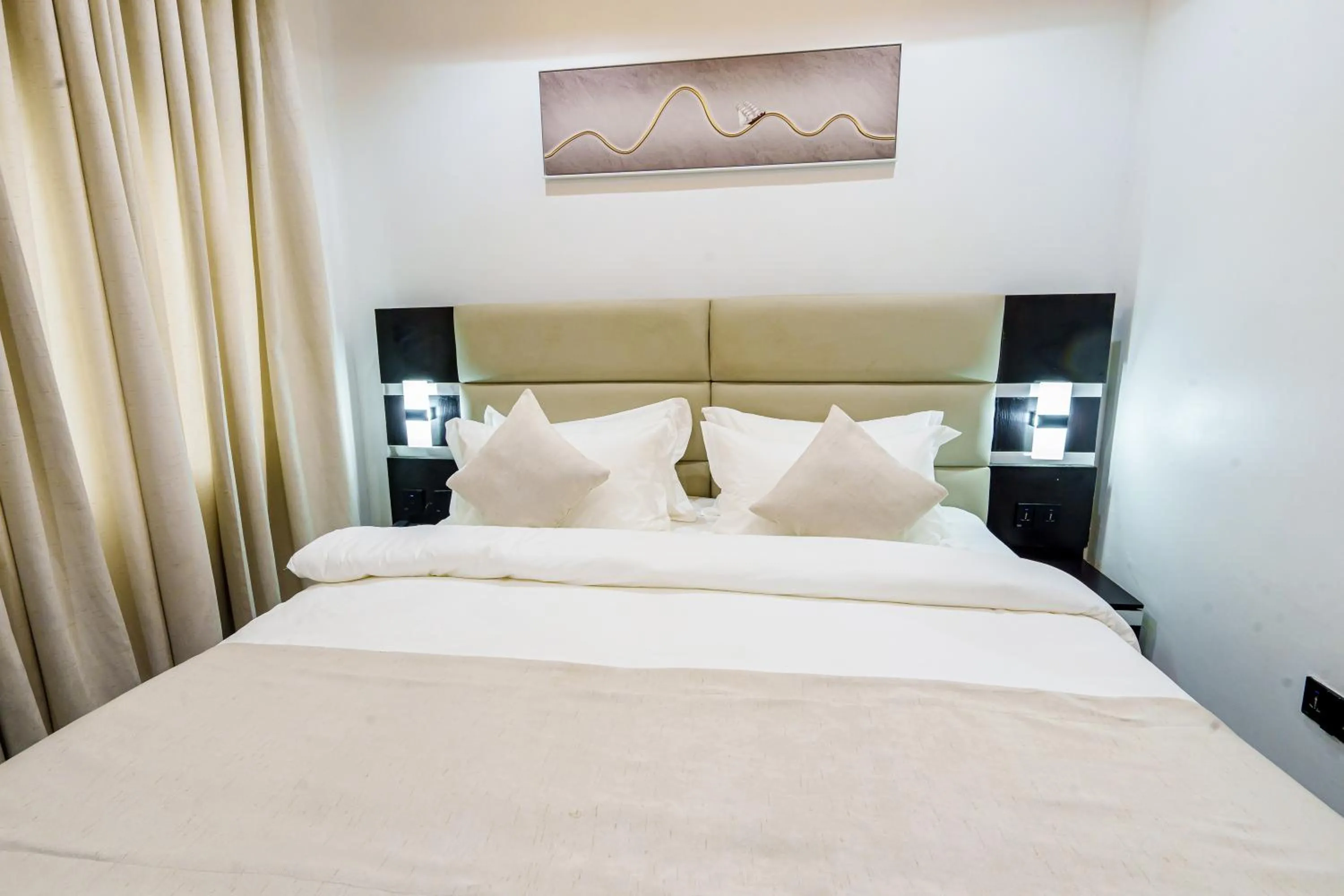 Bed in Roston Hotels