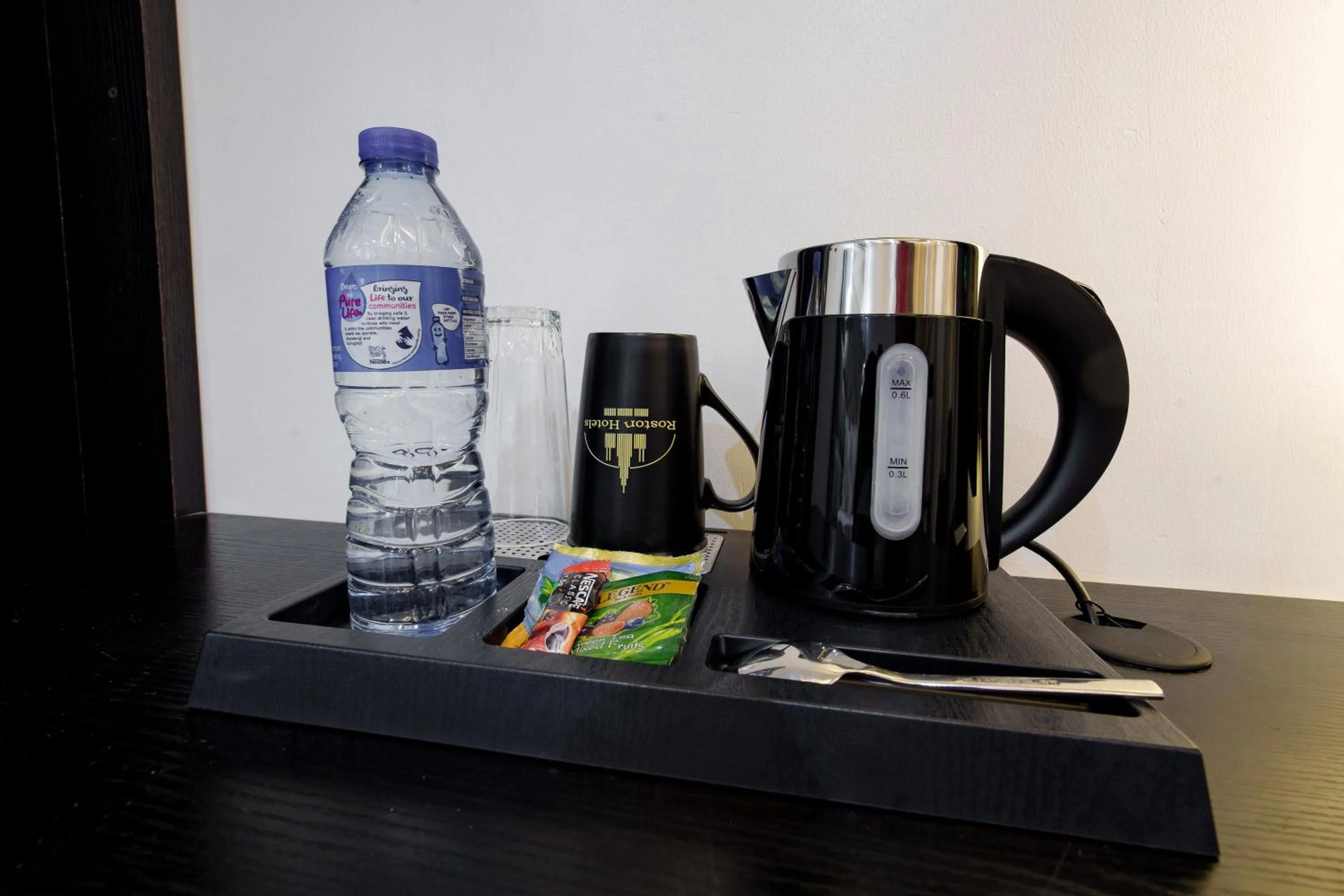 Coffee/tea facilities in Roston Hotels