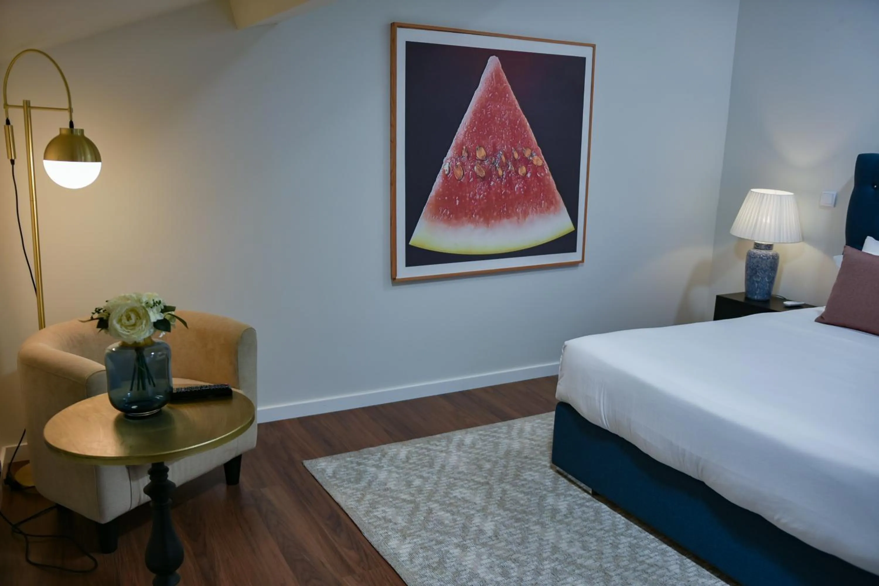 Bedroom, Bed in Charming House - O Mercado