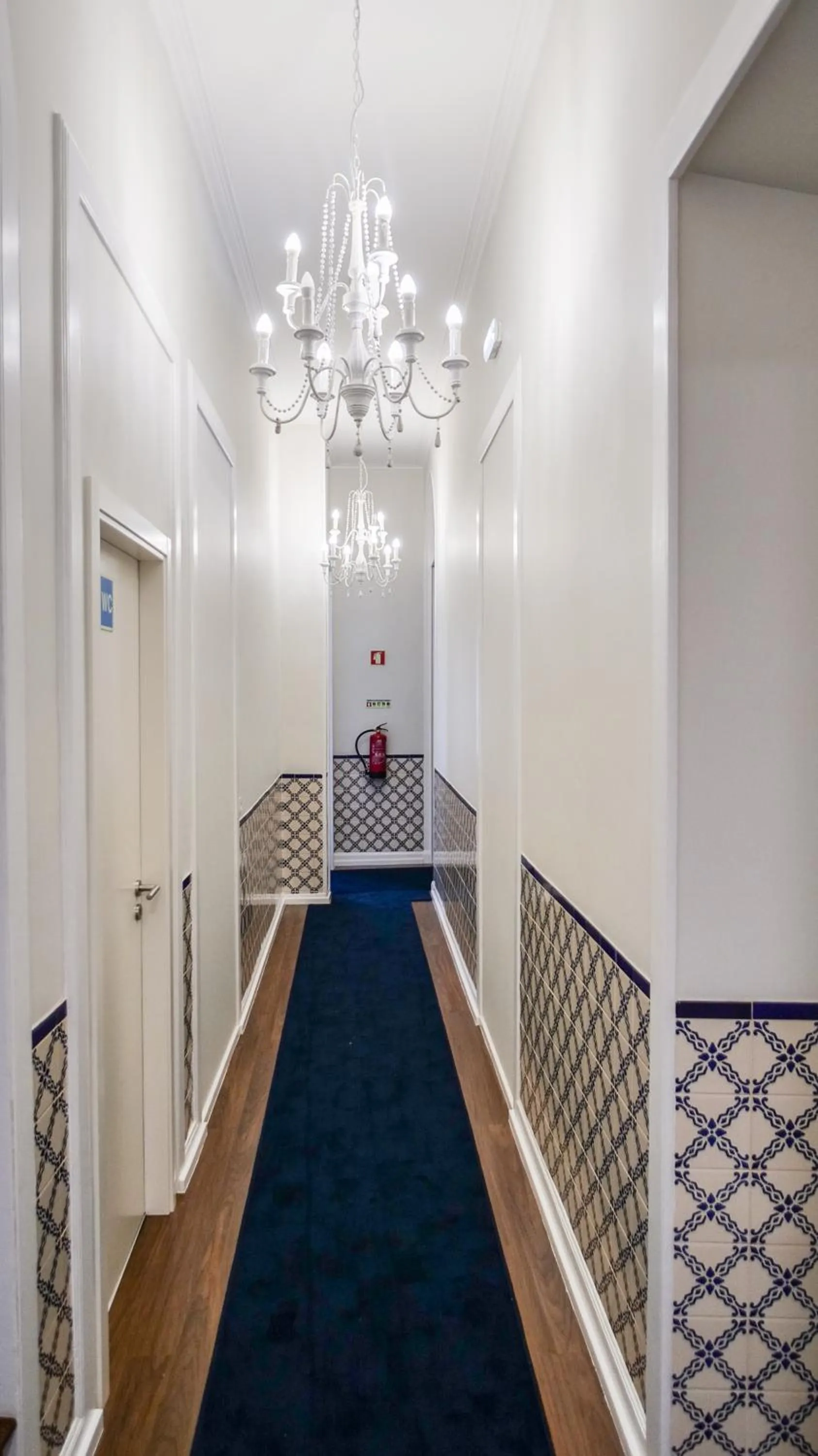 Property building in Charming House - O Mercado