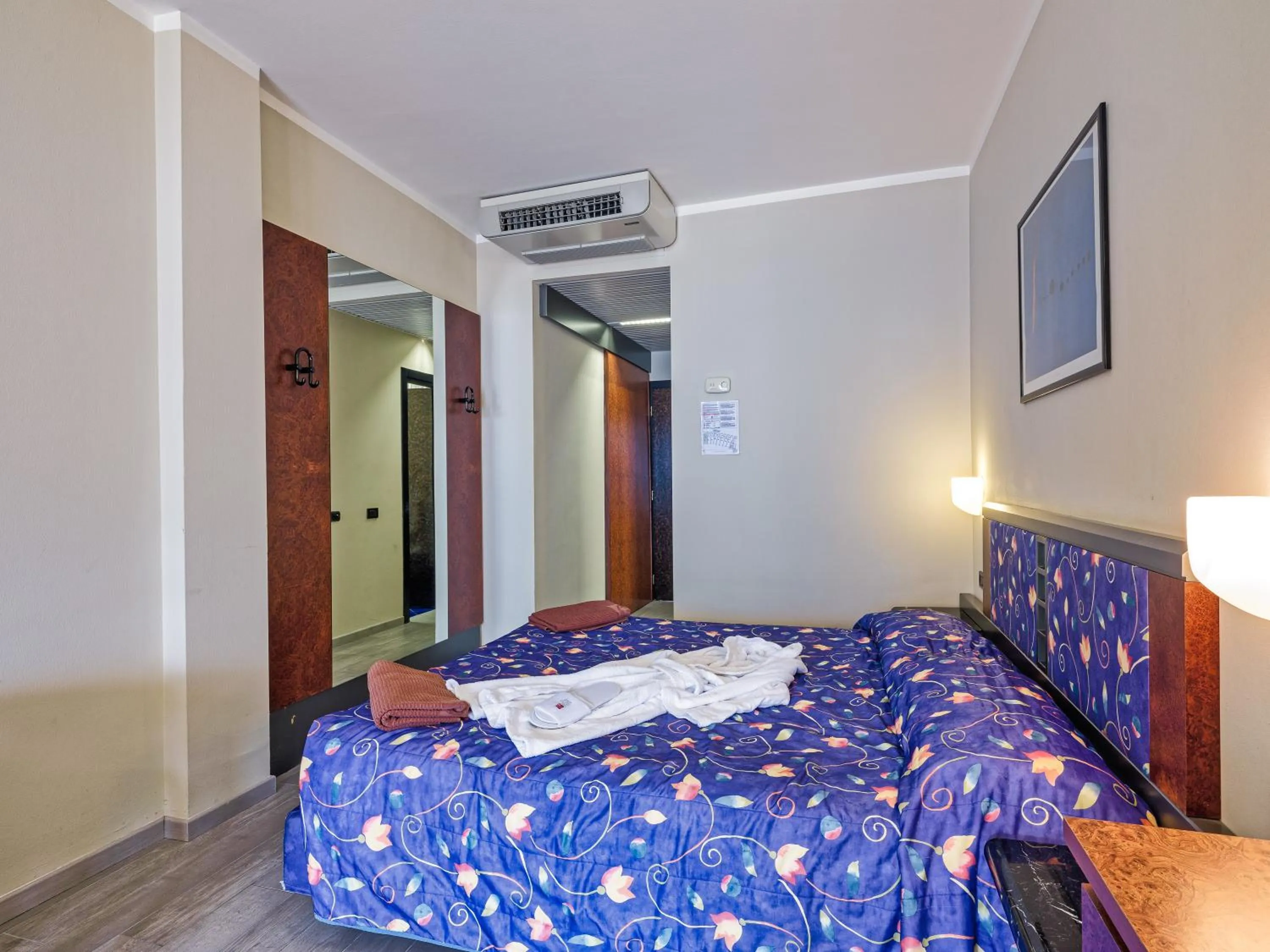 Bedroom, Bed in Hotel Cristina