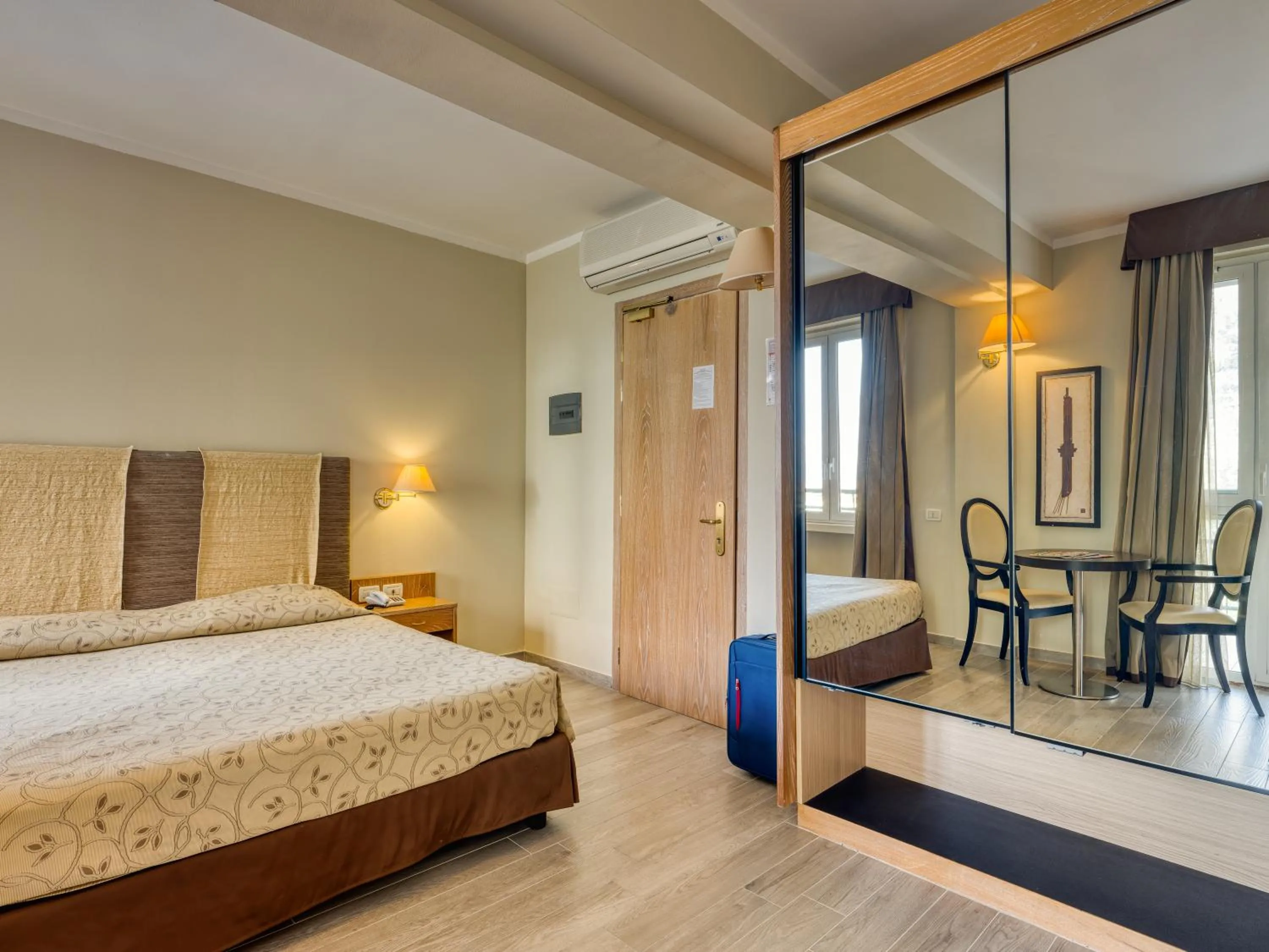 Bedroom, Bed in Hotel Cristina