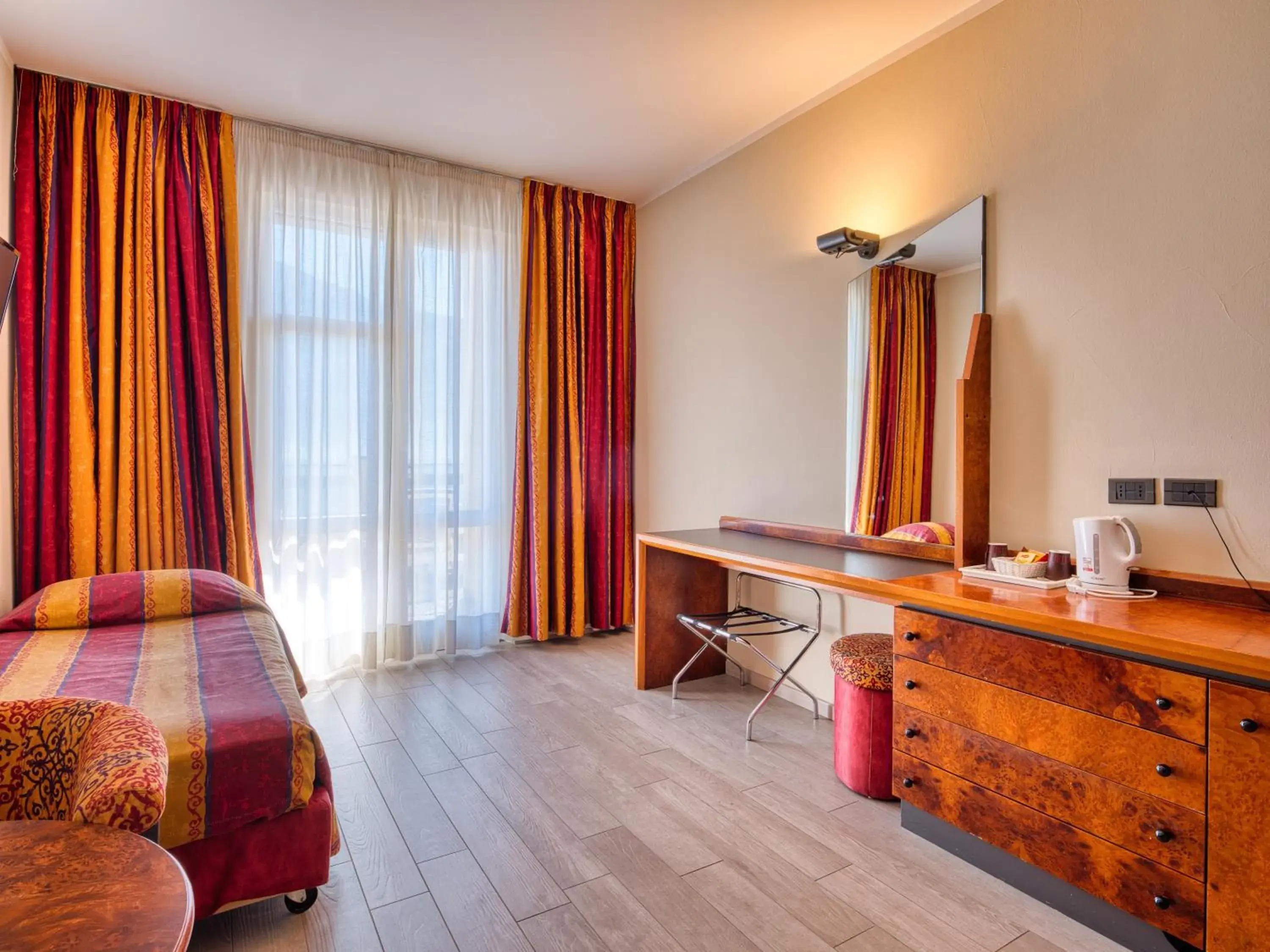 Economy Quadruple Room in Hotel Cristina Economy Quadruple Room in Hotel Cristina