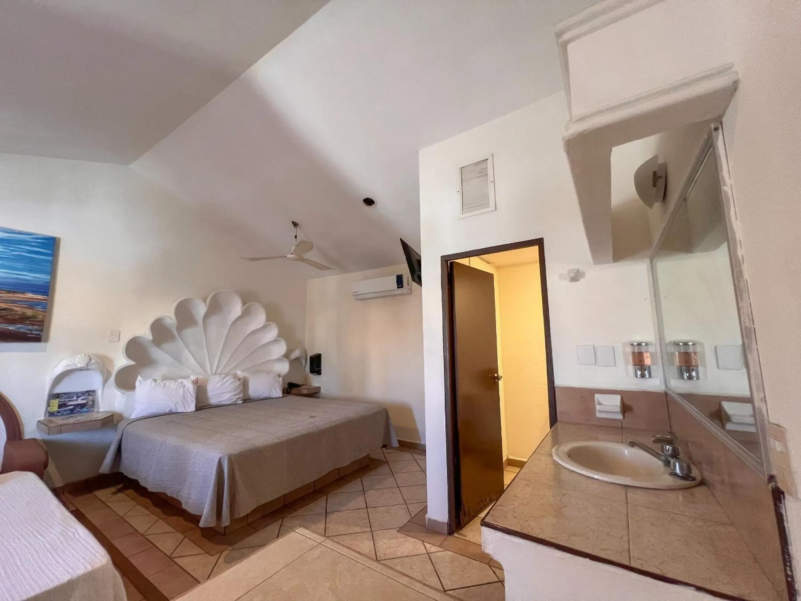 Bedroom, Bed in Hotel Oasis