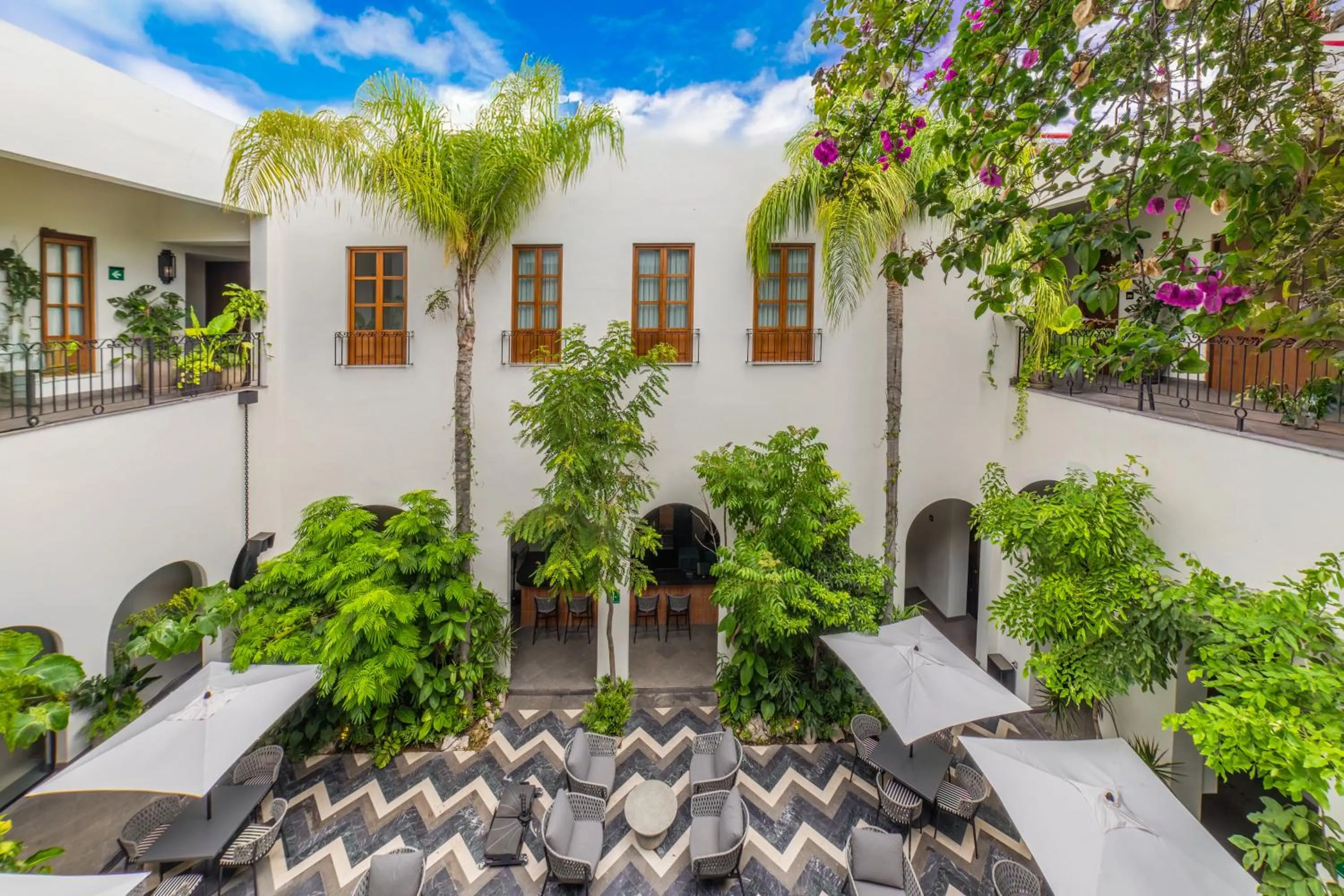 Inner courtyard view in Pueblo Bonito Vantage Centro Histórico Mazatlán