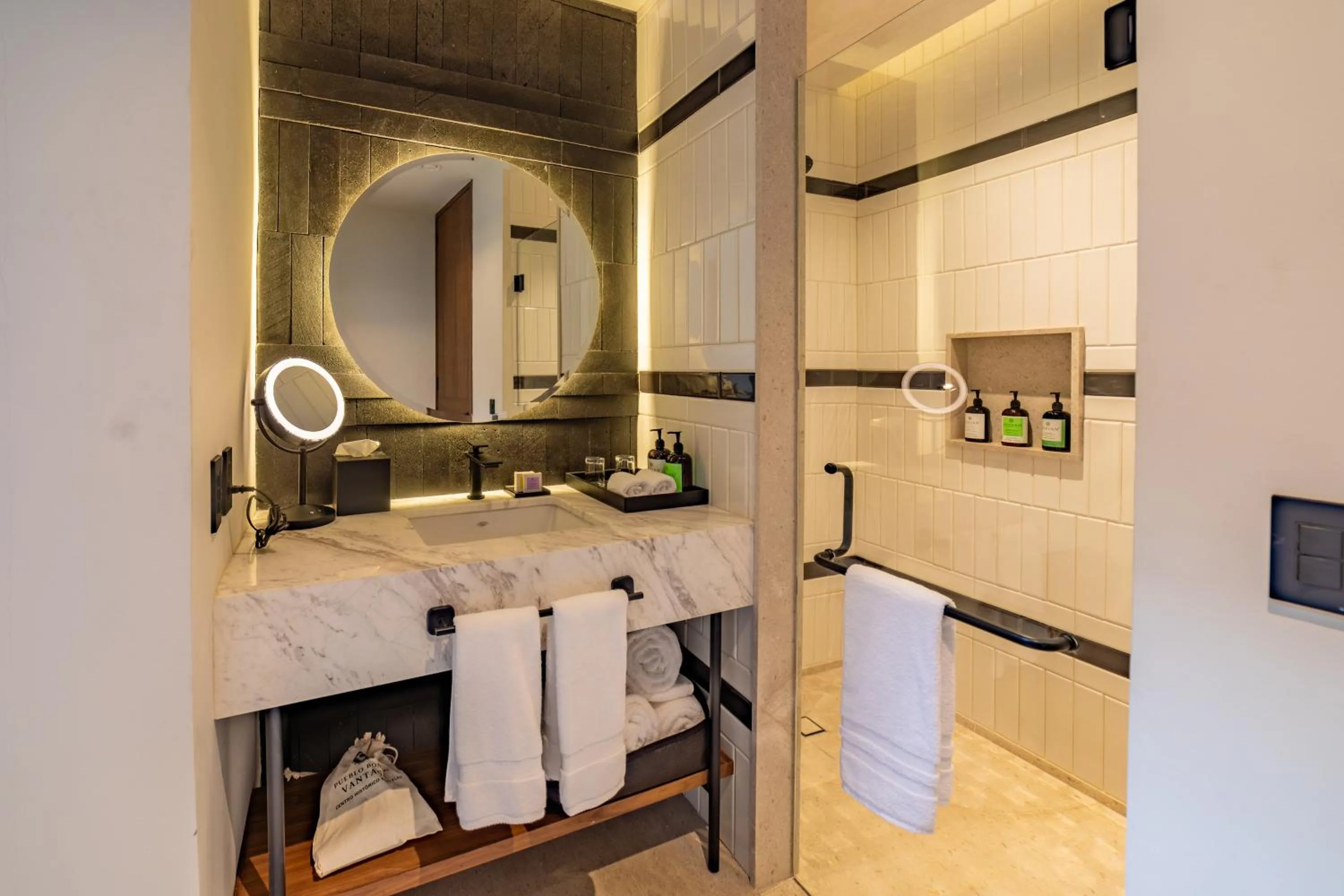 Bathroom in Pueblo Bonito Vantage Centro Histórico Mazatlán