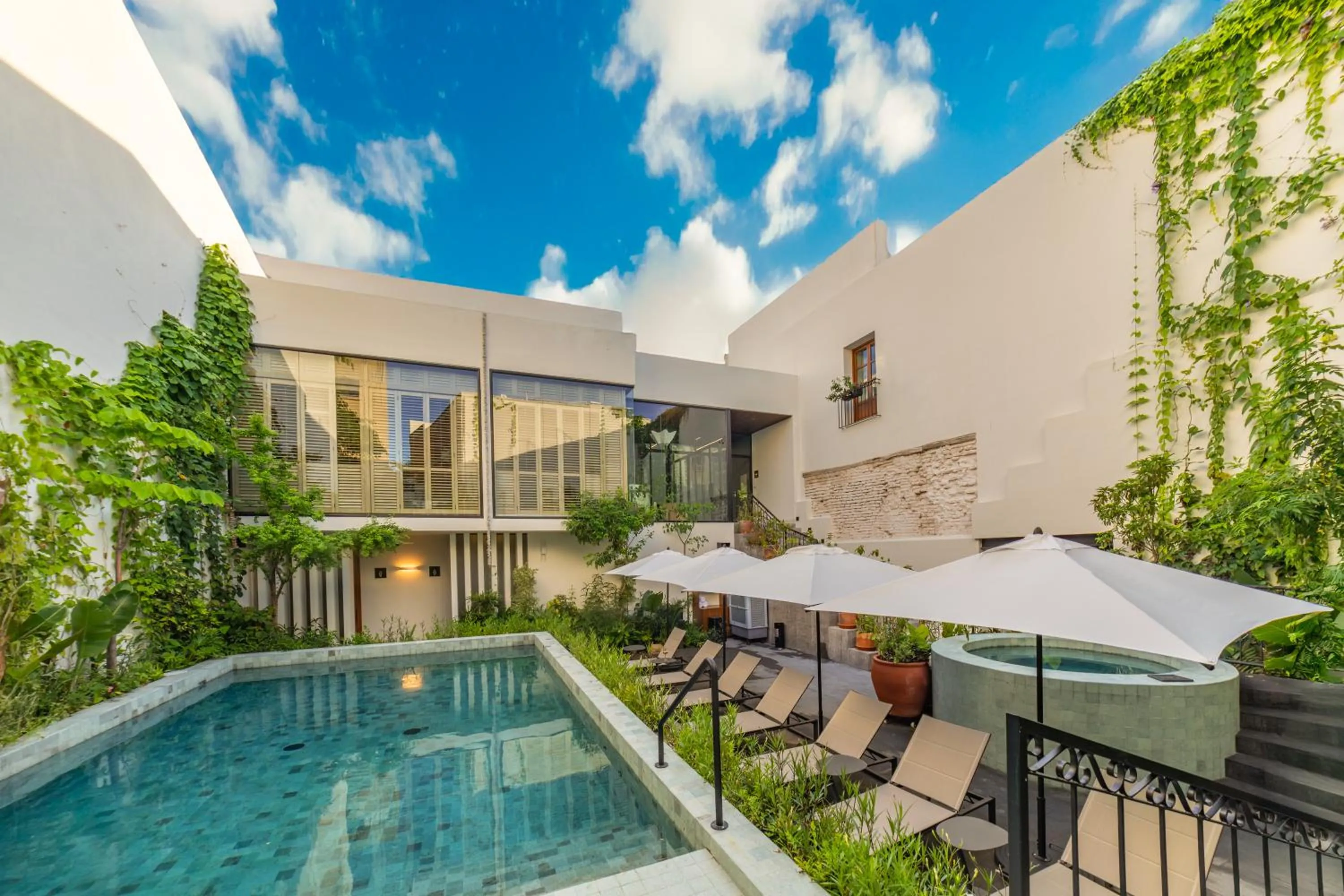 Swimming pool in Pueblo Bonito Vantage Centro Histórico Mazatlán