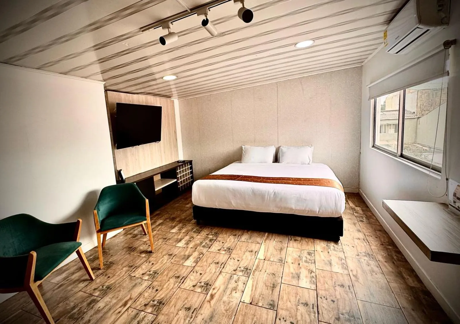 Bed in Hotel American Visa Normandia