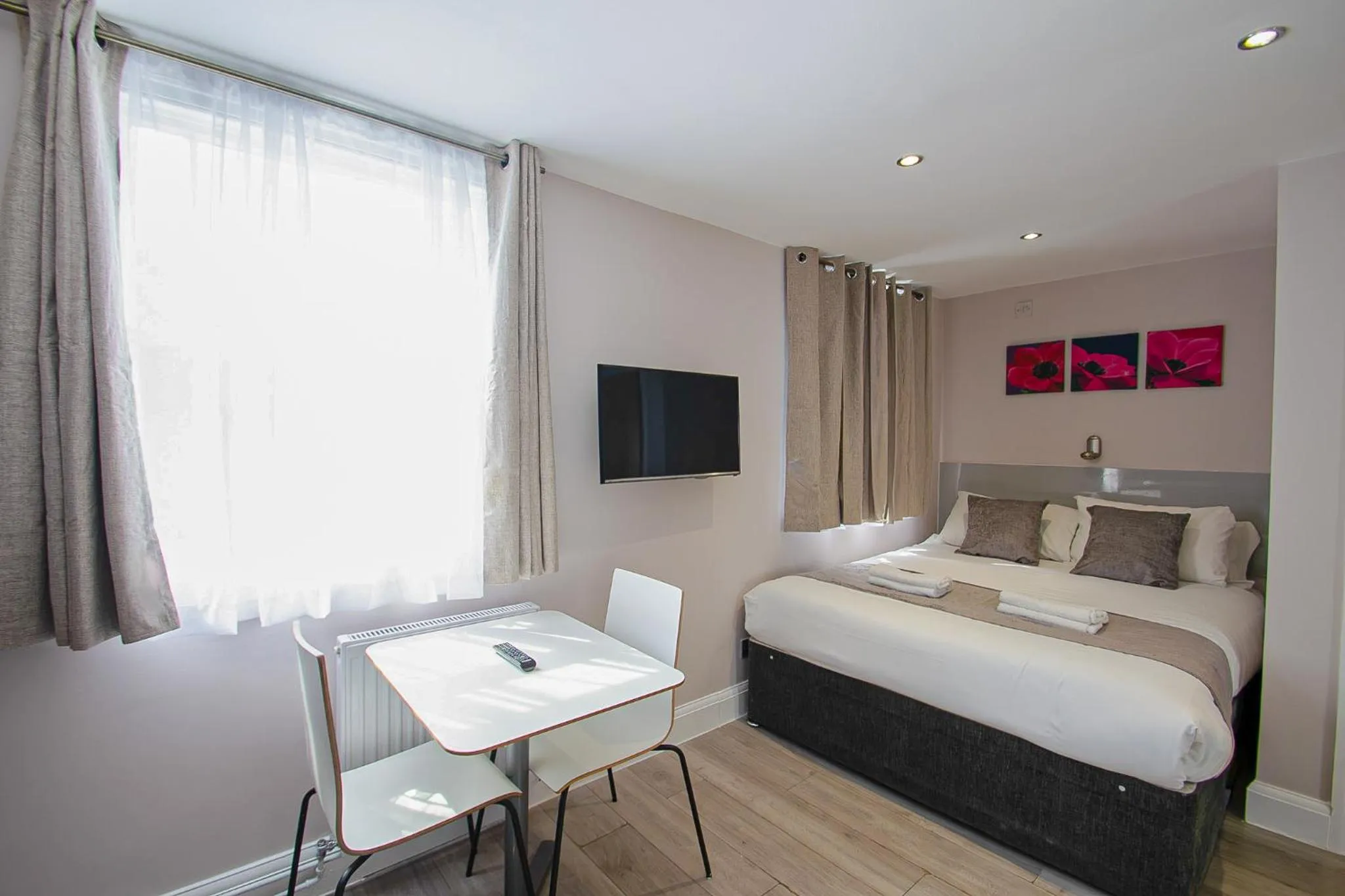 Bed in Imperial Court Studios