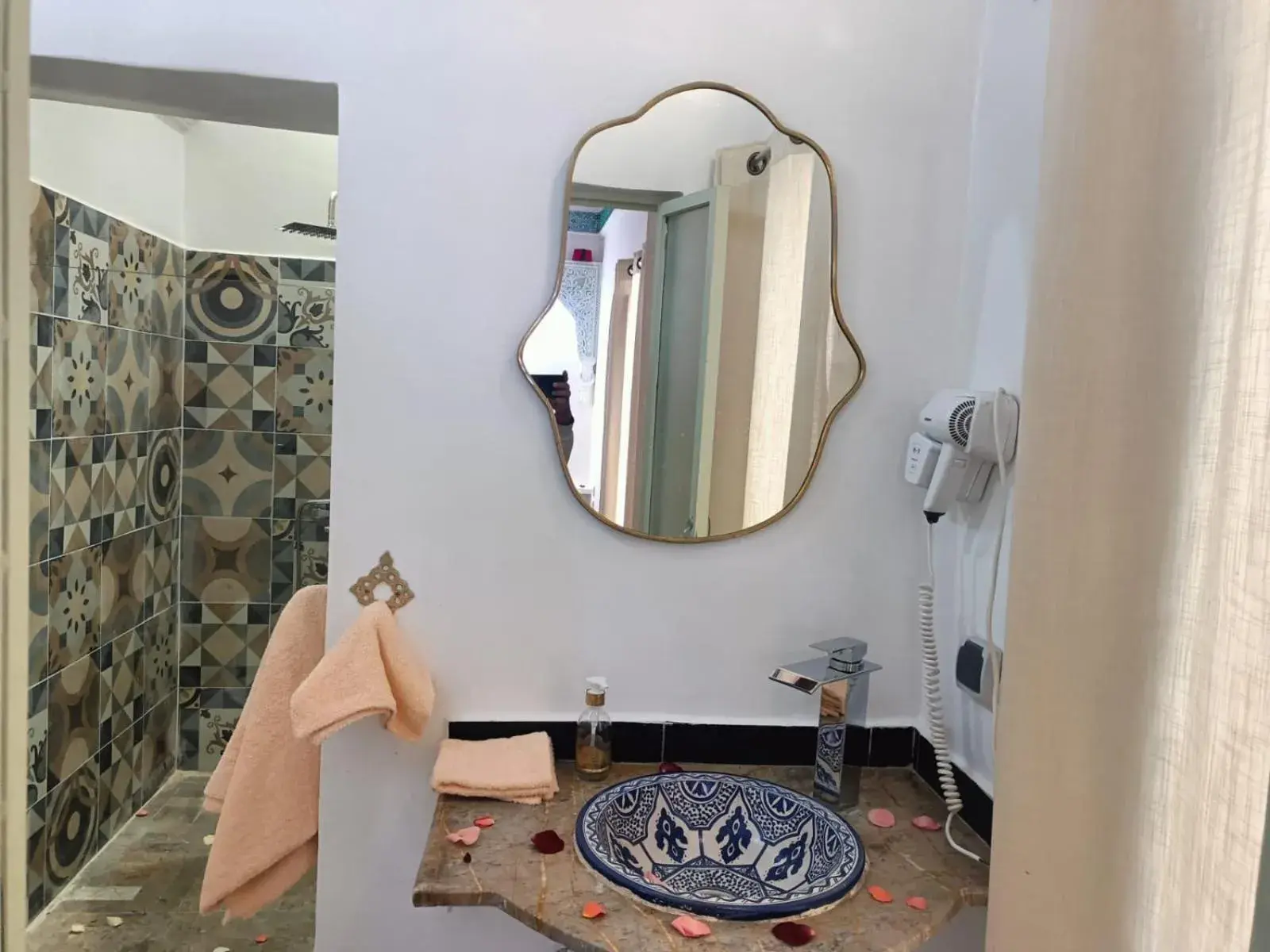 Double Room with Private Bathroom in Dar Le Monde Double Room with Private Bathroom in Dar Le Monde