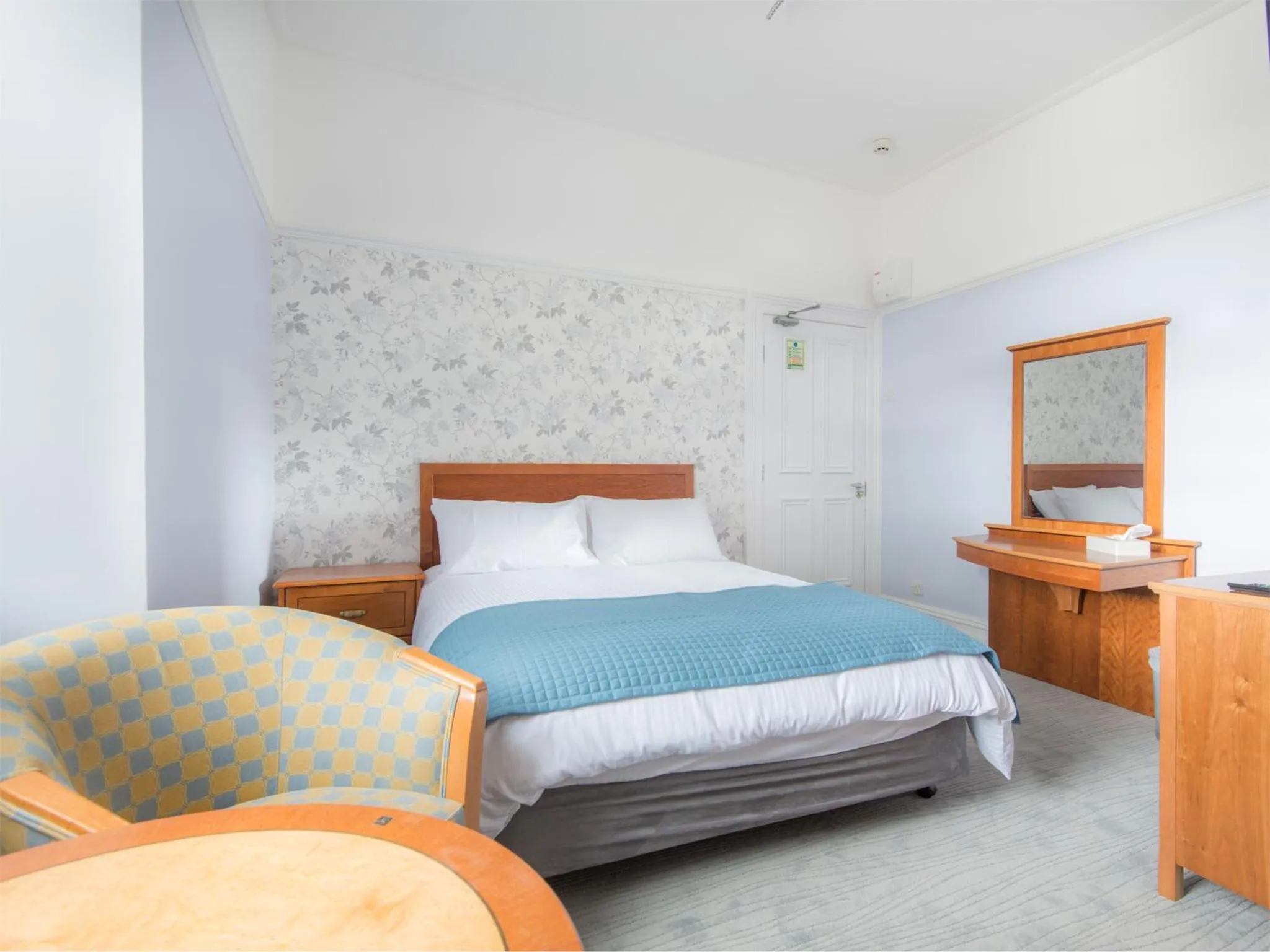 Bed in Gwesty Gadlys Hotel