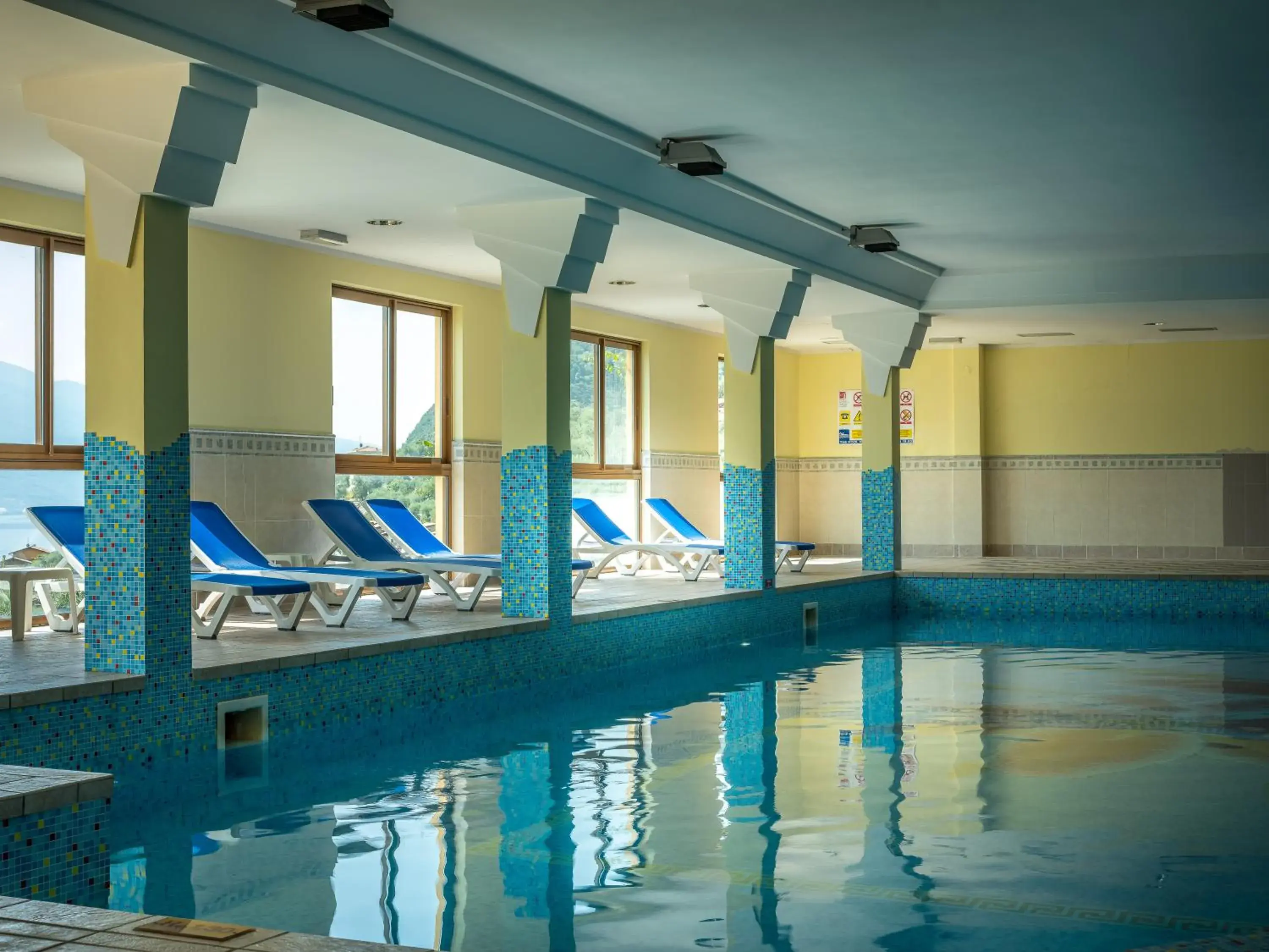 Swimming pool in Hotel San Pietro Swimming pool in Hotel San Pietro