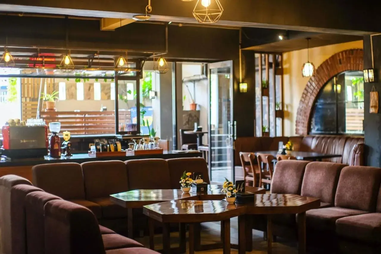 Restaurant/places to eat in Hotel Surya Asia Restaurant/places to eat in Hotel Surya Asia