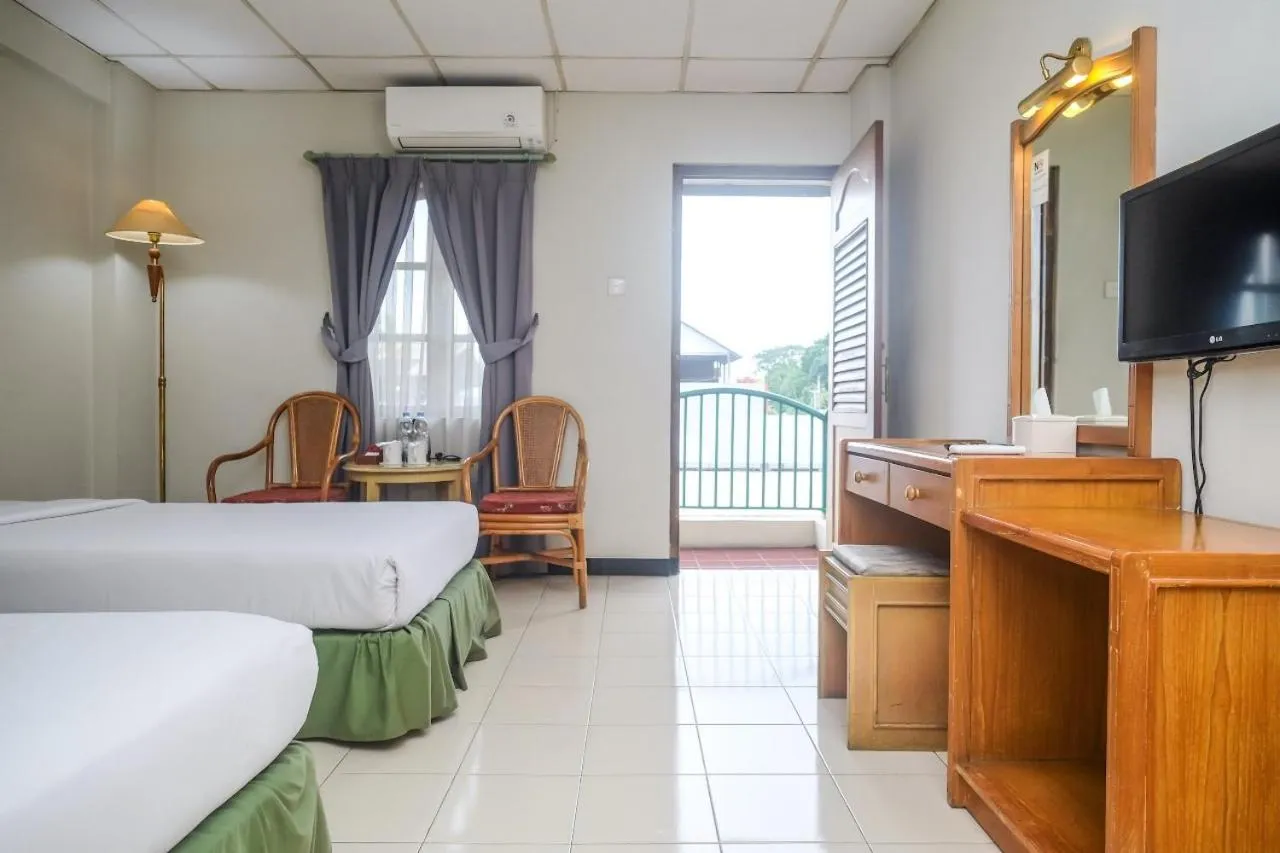 Bed in Hotel Surya Asia