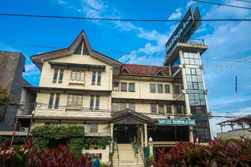 Property building in Hotel Surya Asia Property building in Hotel Surya Asia