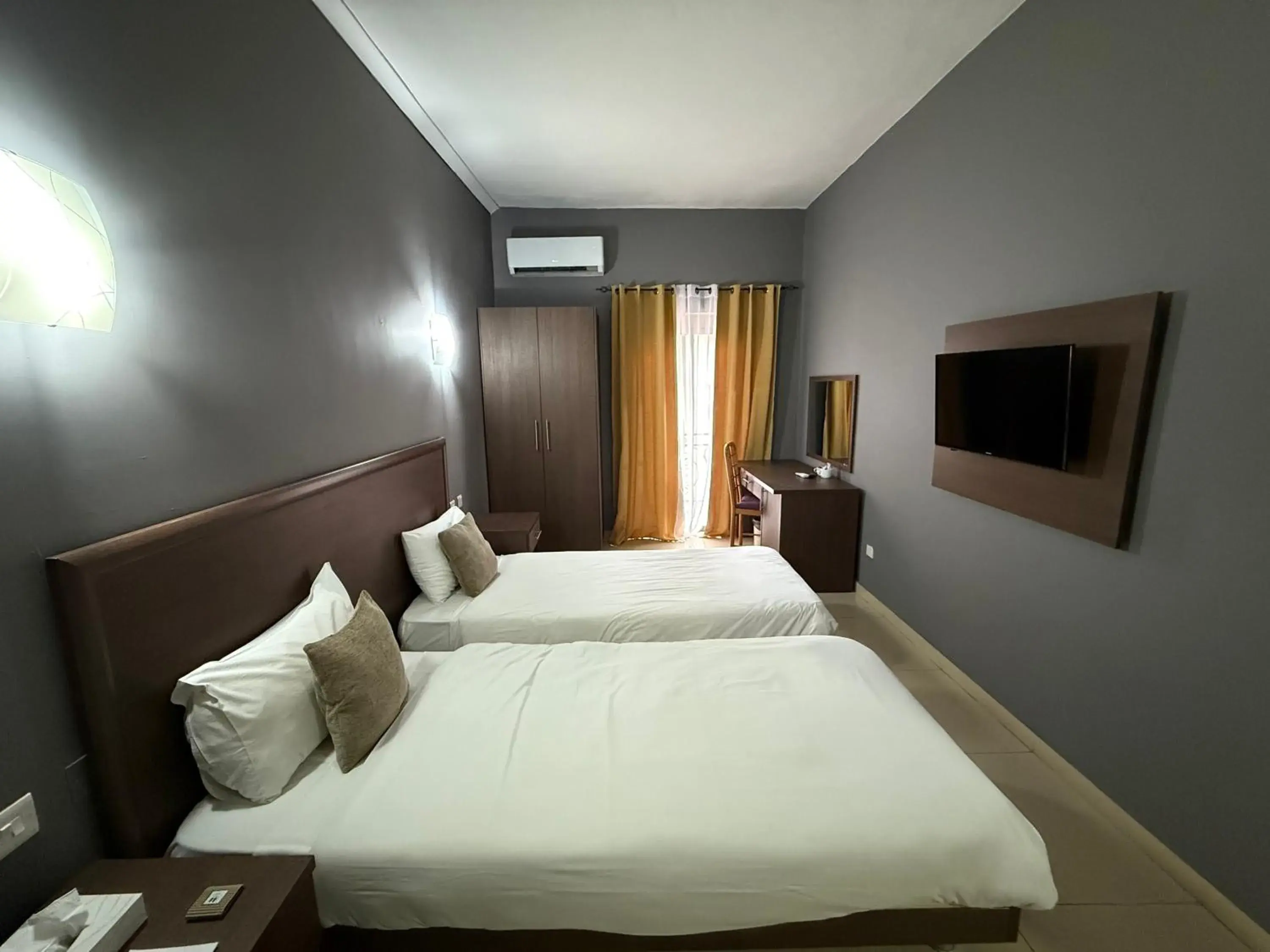 Bed in The Windsor Hotel Bed in The Windsor Hotel