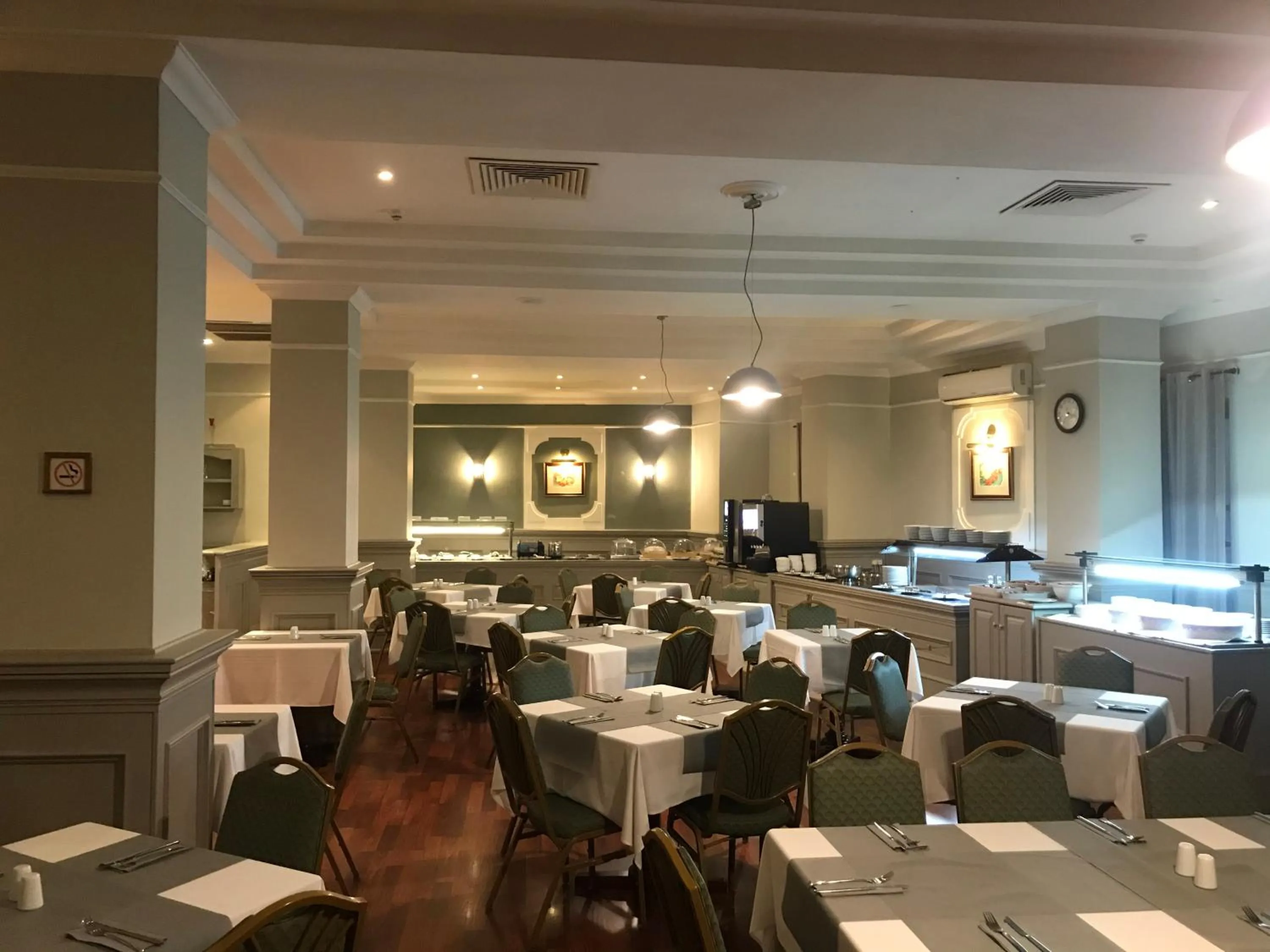 Restaurant/places to eat in The Windsor Hotel