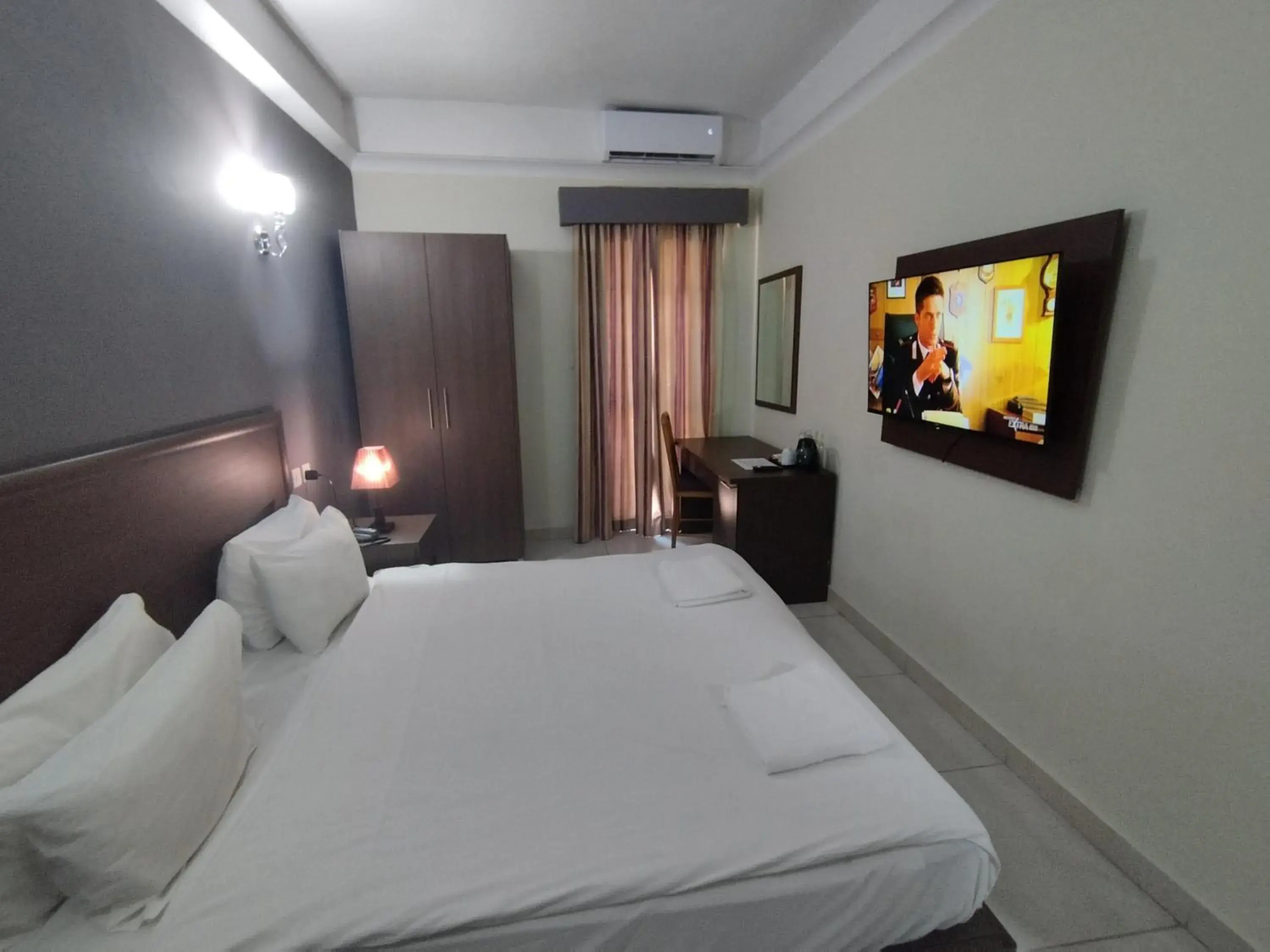 Bed in The Windsor Hotel Bed in The Windsor Hotel