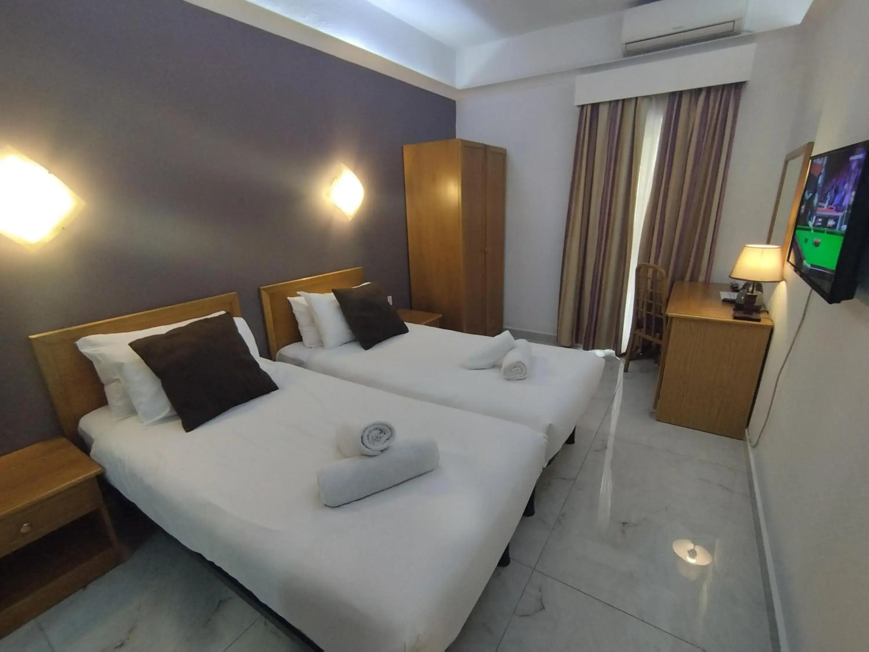 Bed in The Windsor Hotel Bed in The Windsor Hotel