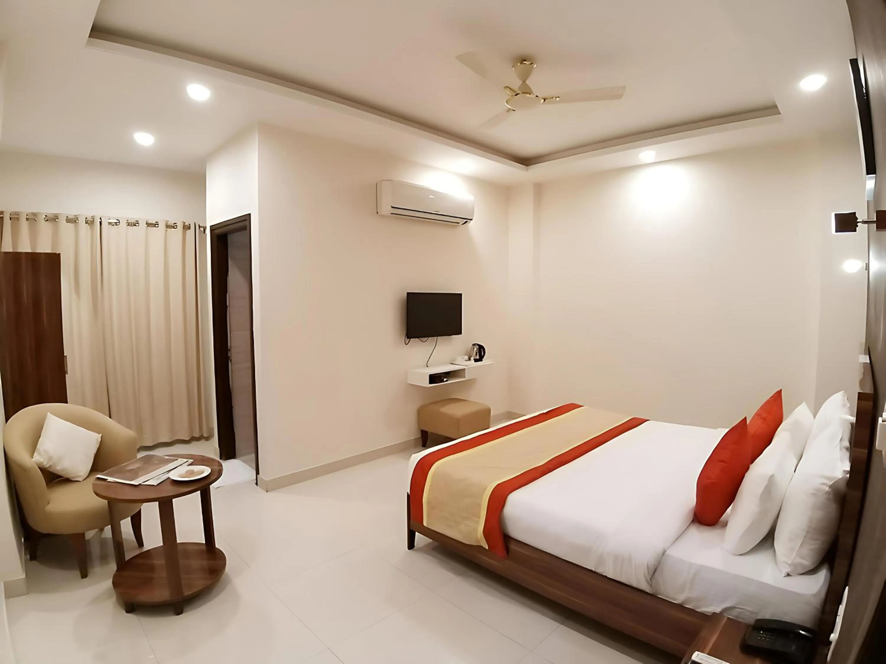 Bedroom, Bed in Cosmos Raj Plaza Jaipur