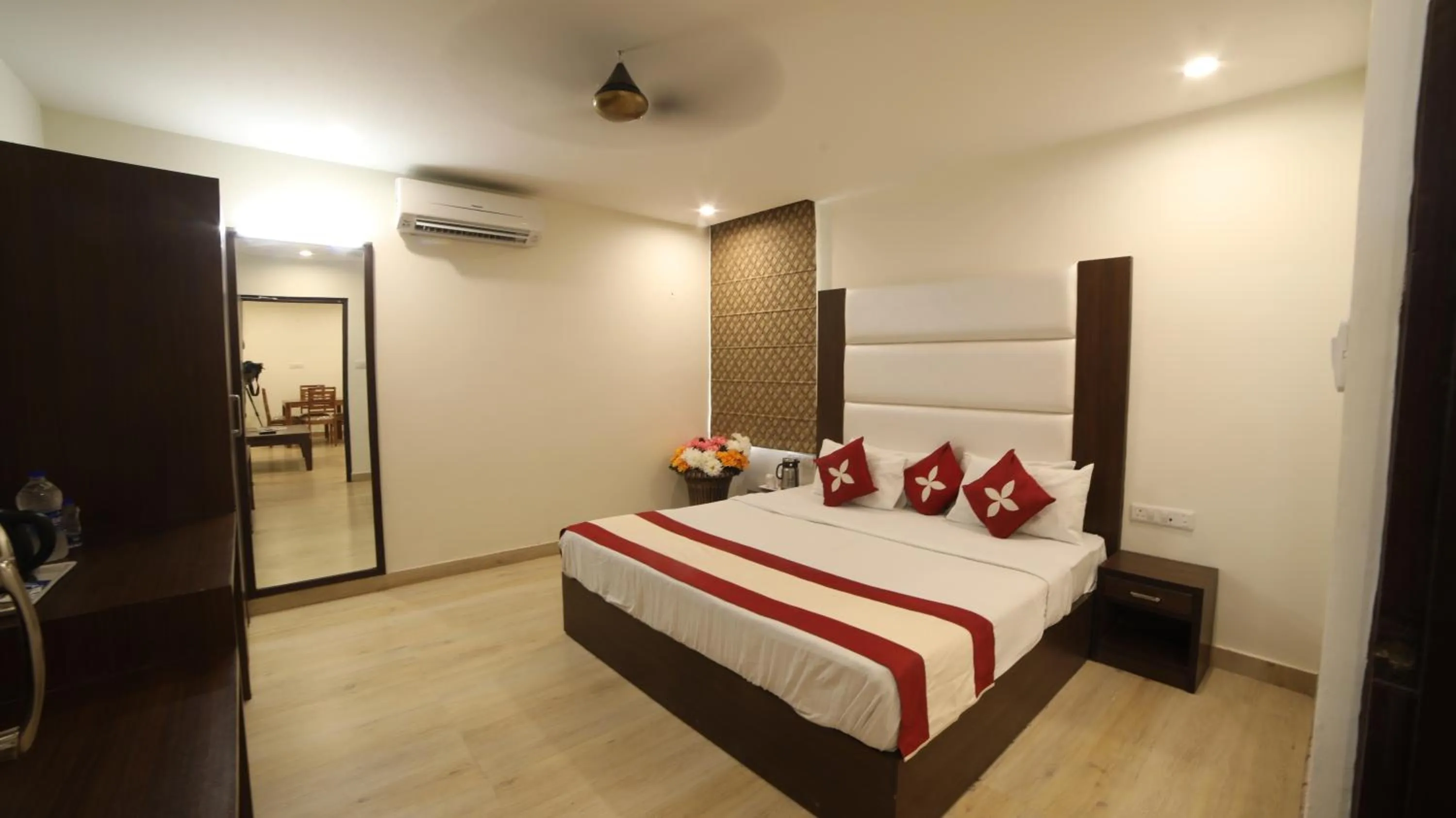 Bedroom, Bed in Cosmos Raj Plaza Jaipur