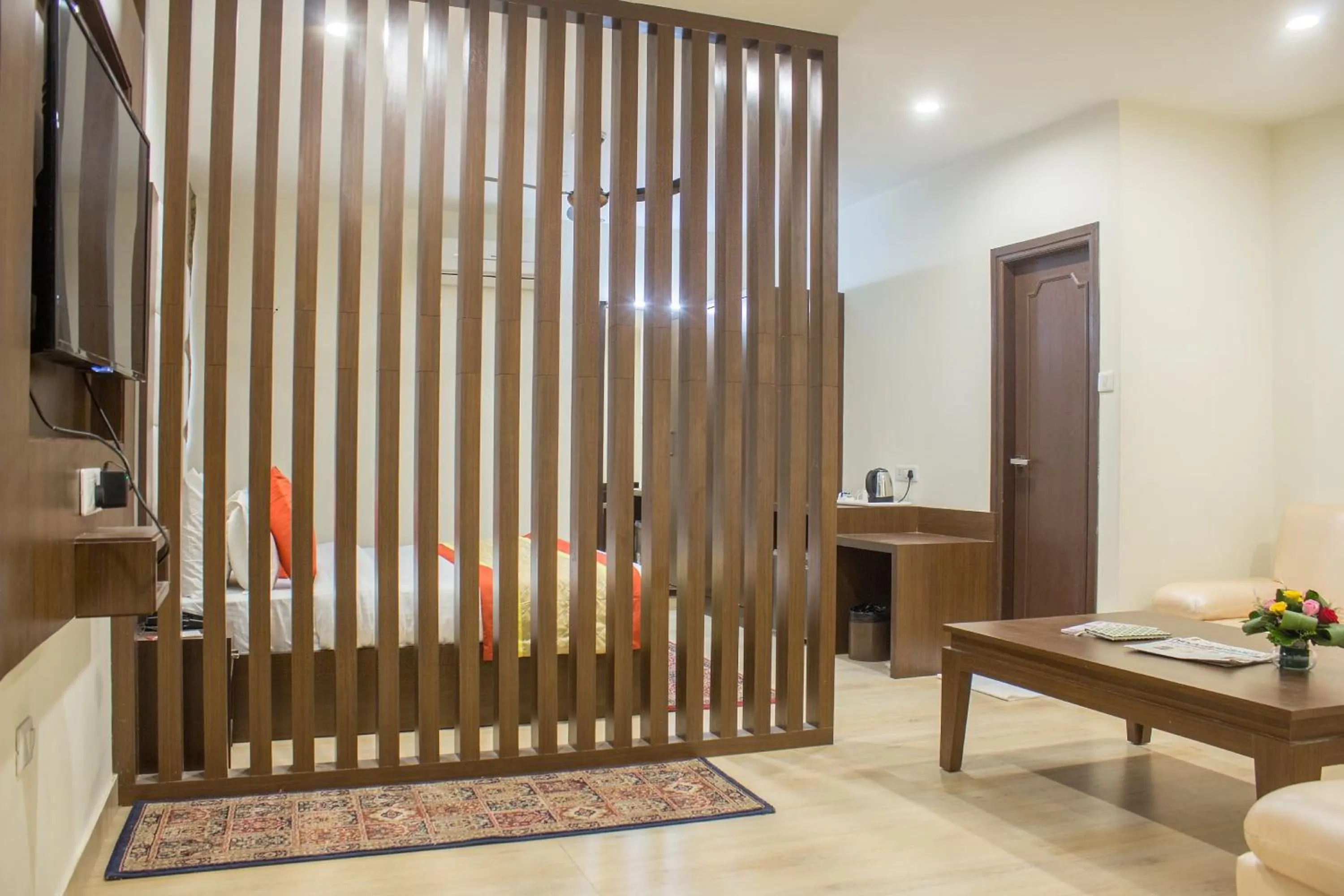 Area and facilities in Cosmos Raj Plaza Jaipur