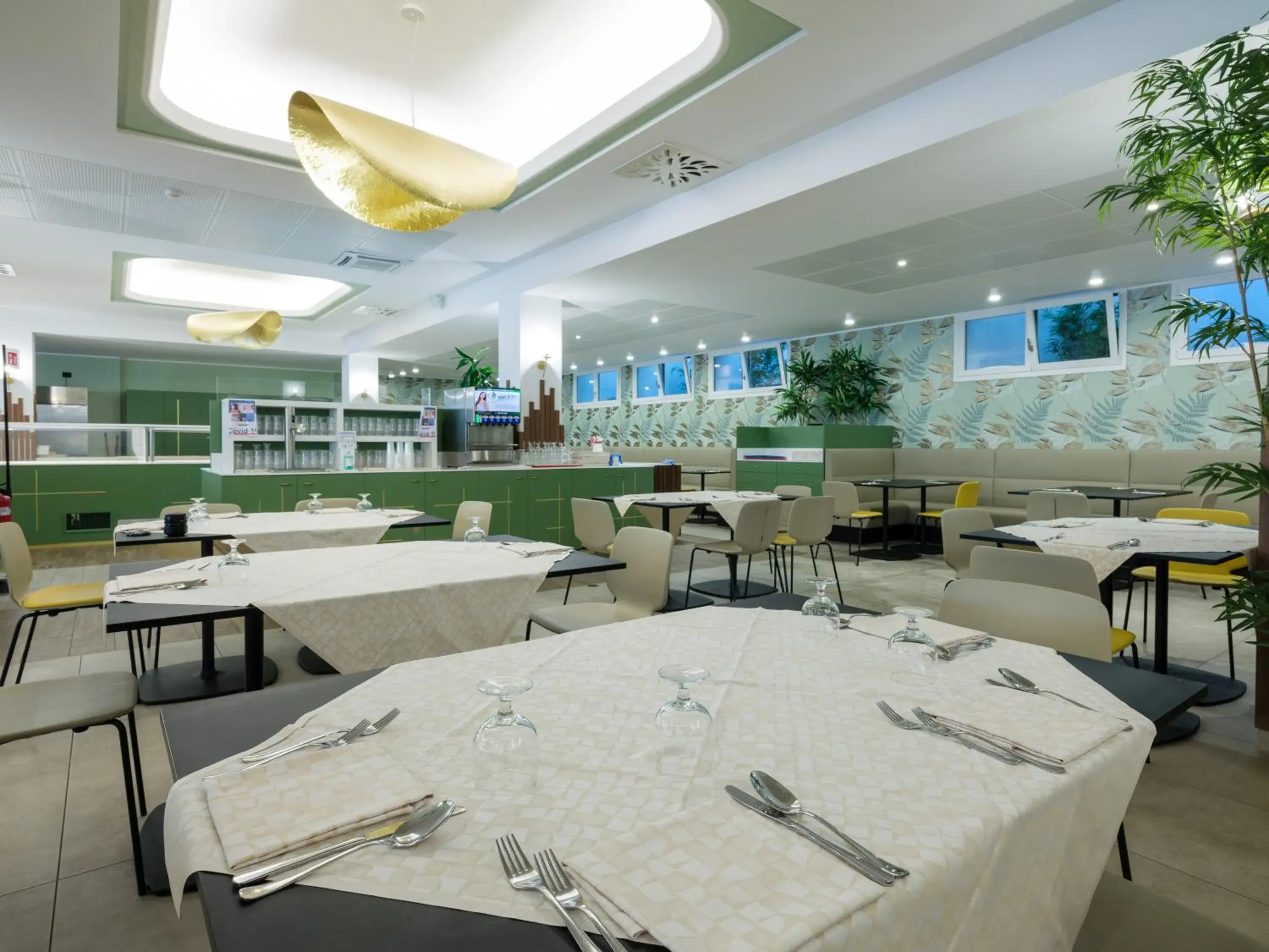 Restaurant/places to eat in Hotel Leonardo Da Vinci Restaurant/places to eat in Hotel Leonardo Da Vinci