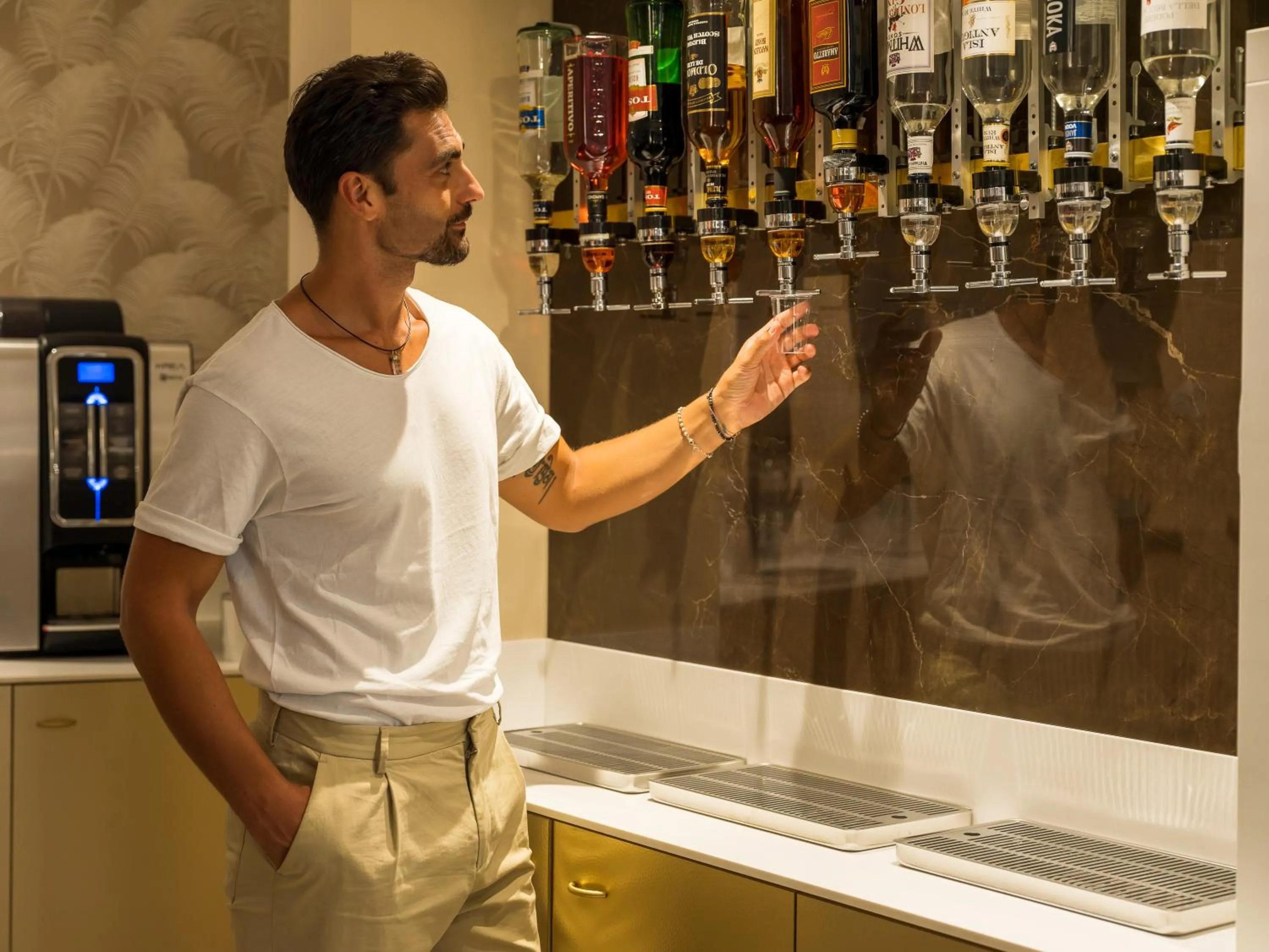 Lounge or bar in Hotel Leonardo Da Vinci