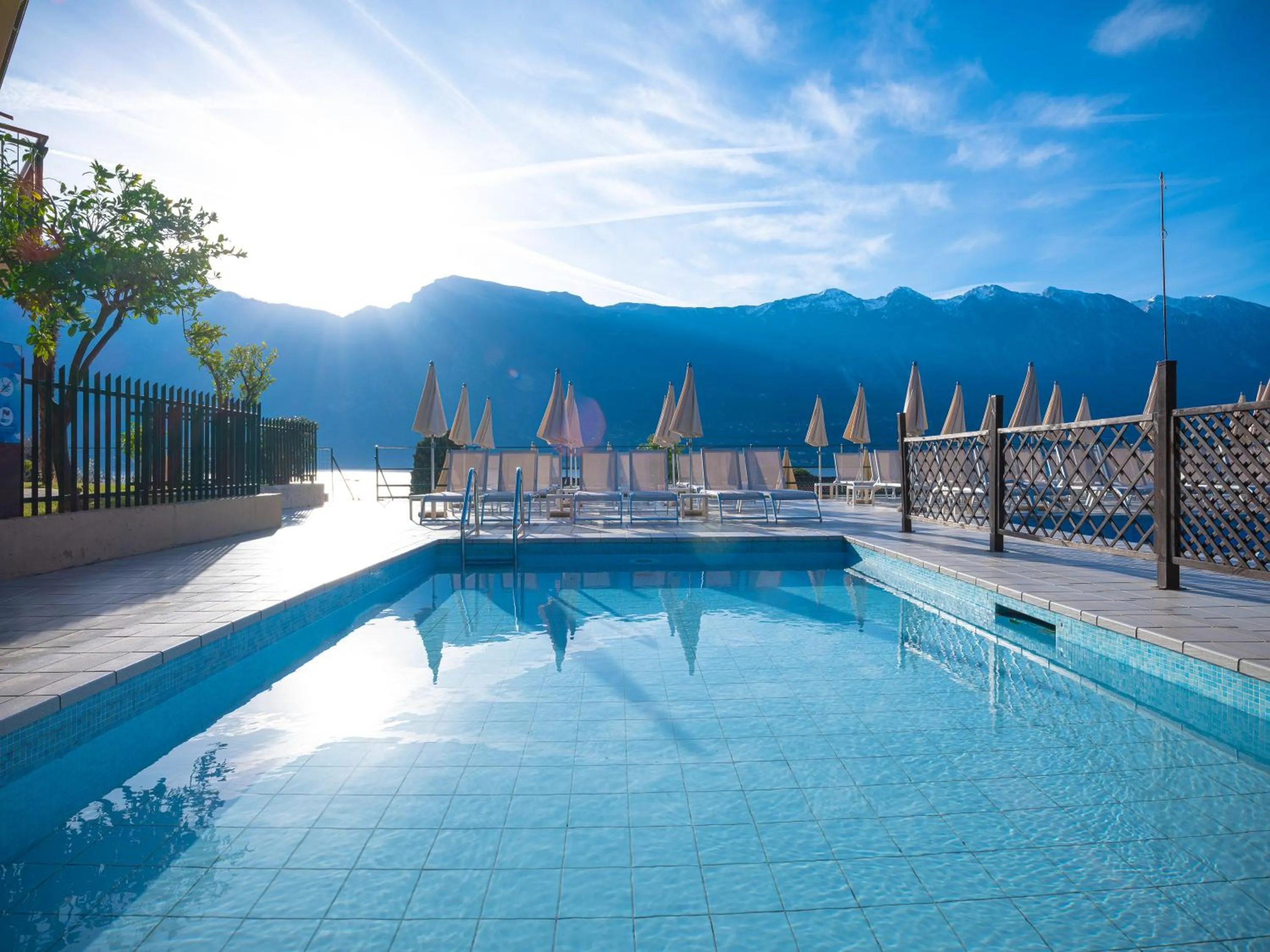 Swimming pool in Hotel Leonardo Da Vinci