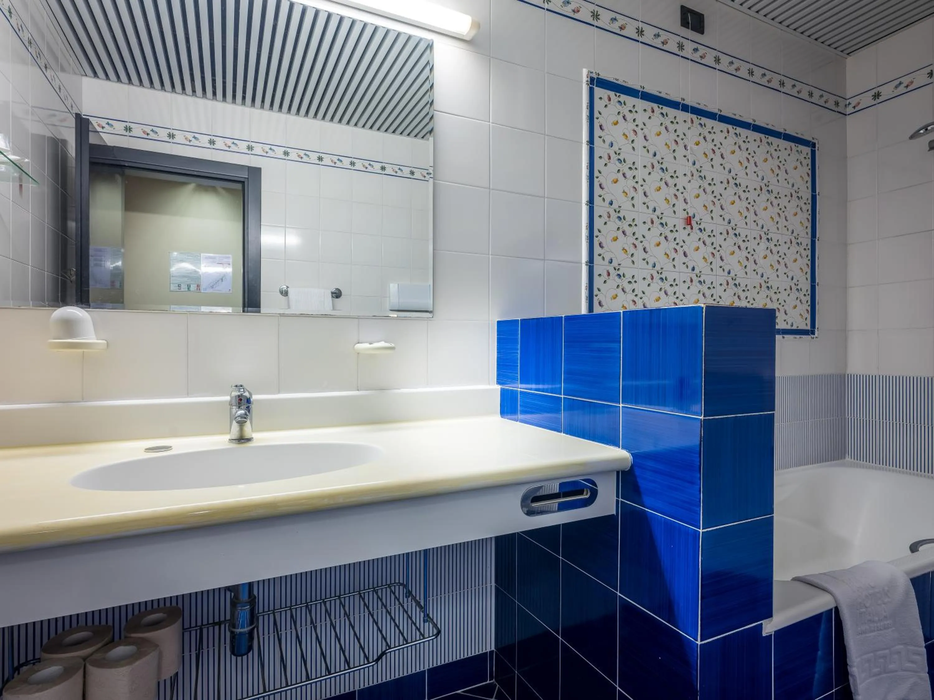 Shower in Hotel Leonardo Da Vinci