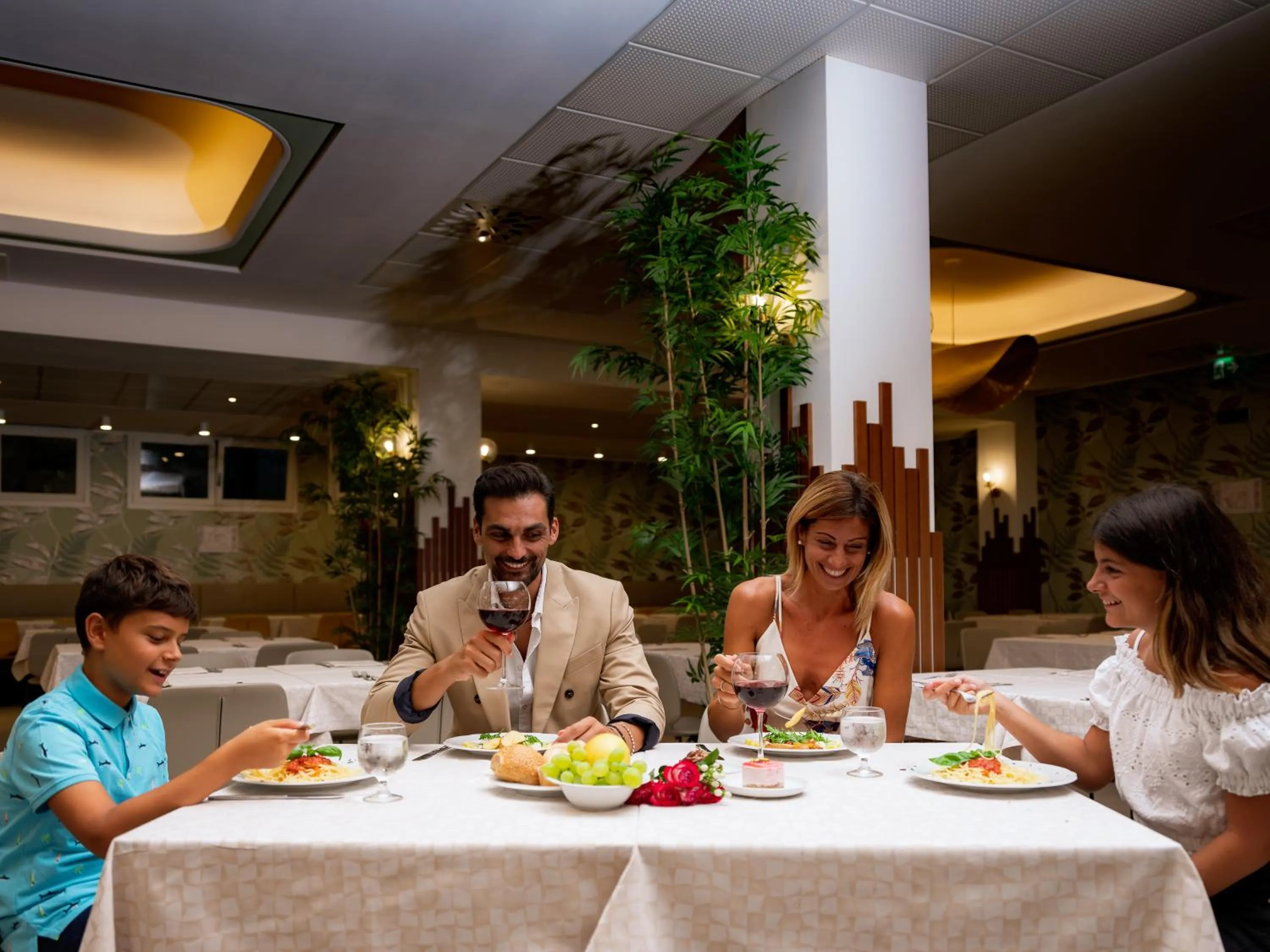 Restaurant/places to eat in Hotel Leonardo Da Vinci