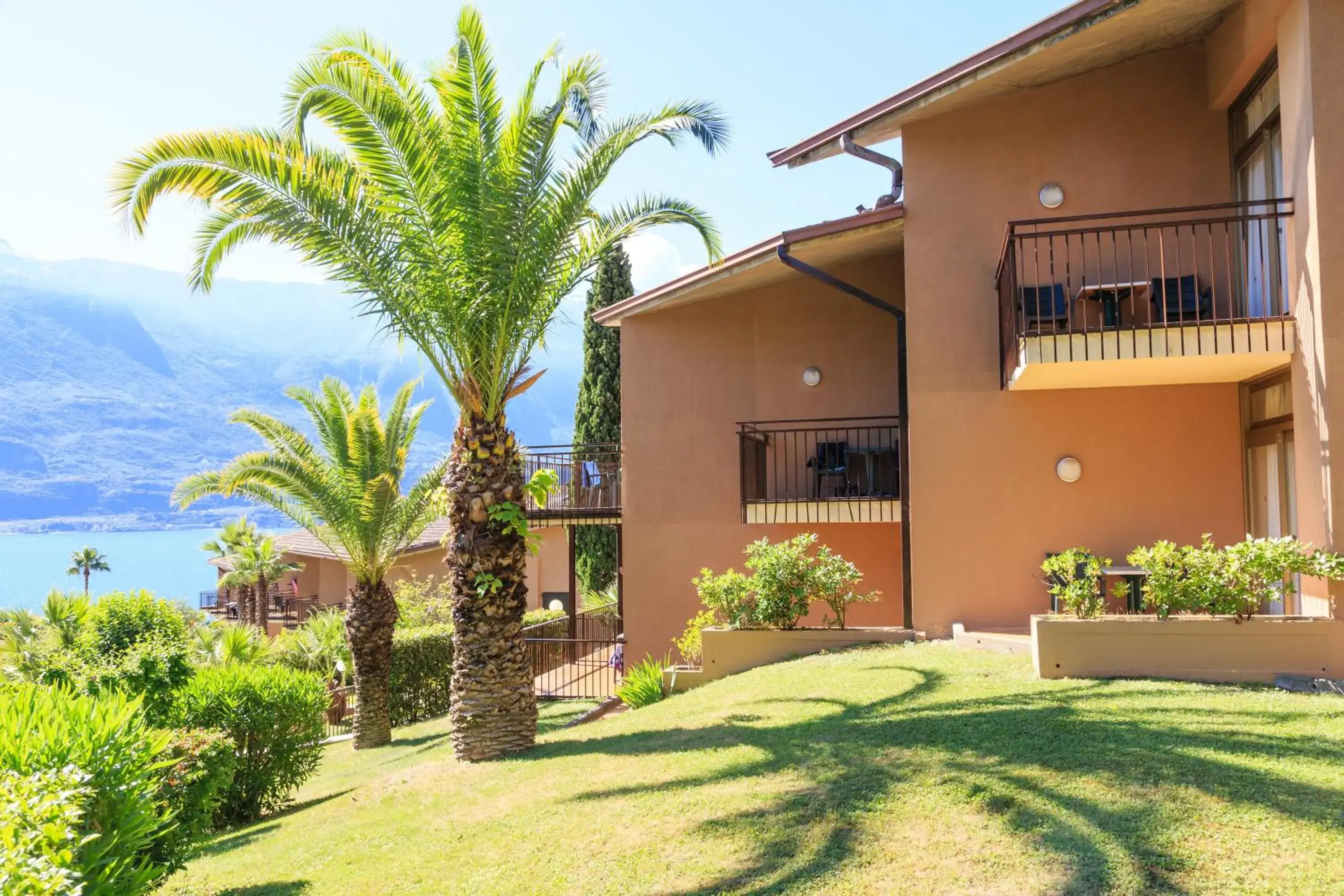 Facade/entrance in Hotel Leonardo Da Vinci Facade/entrance in Hotel Leonardo Da Vinci