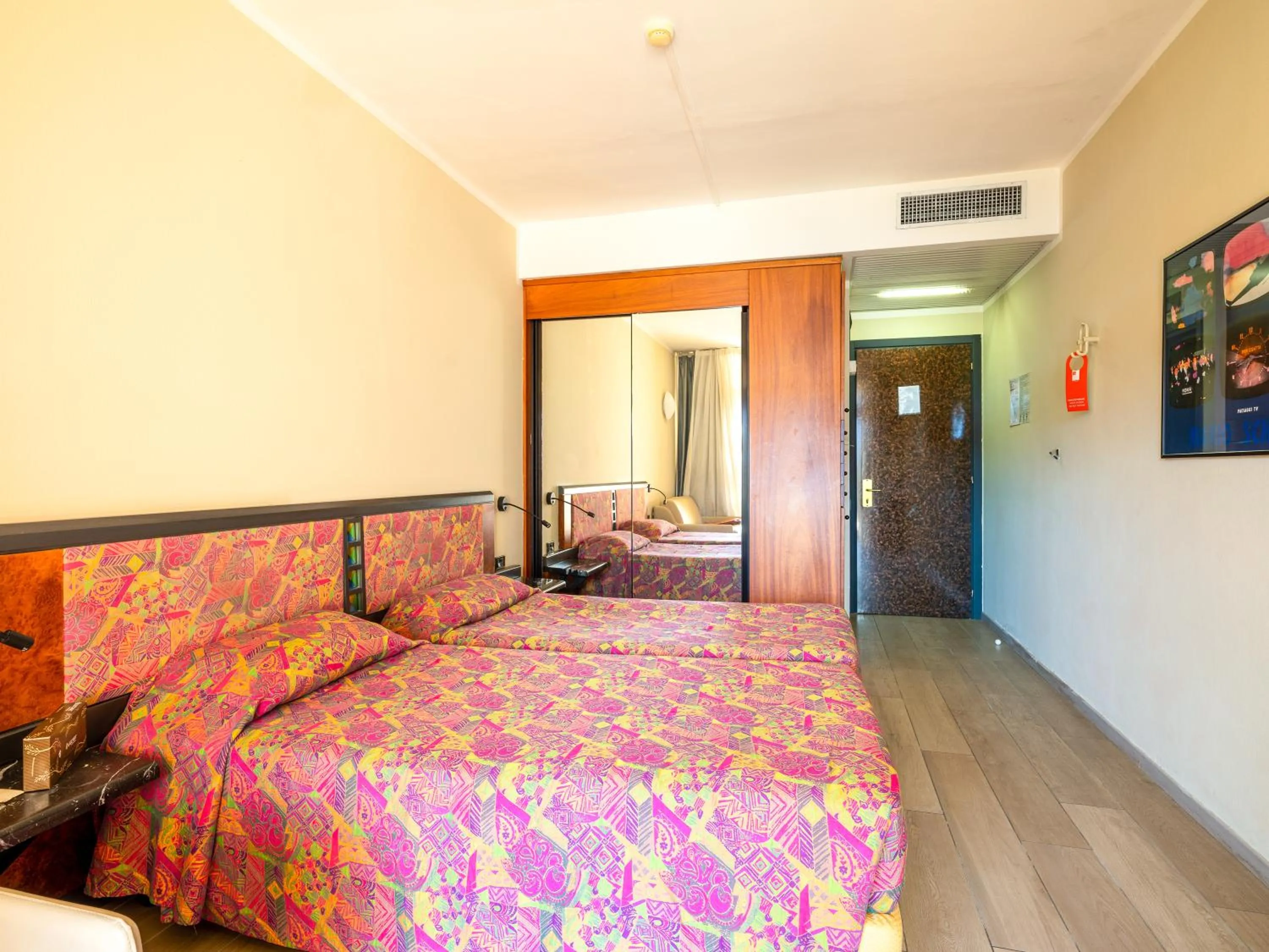 Bedroom, Bed in Hotel Leonardo Da Vinci