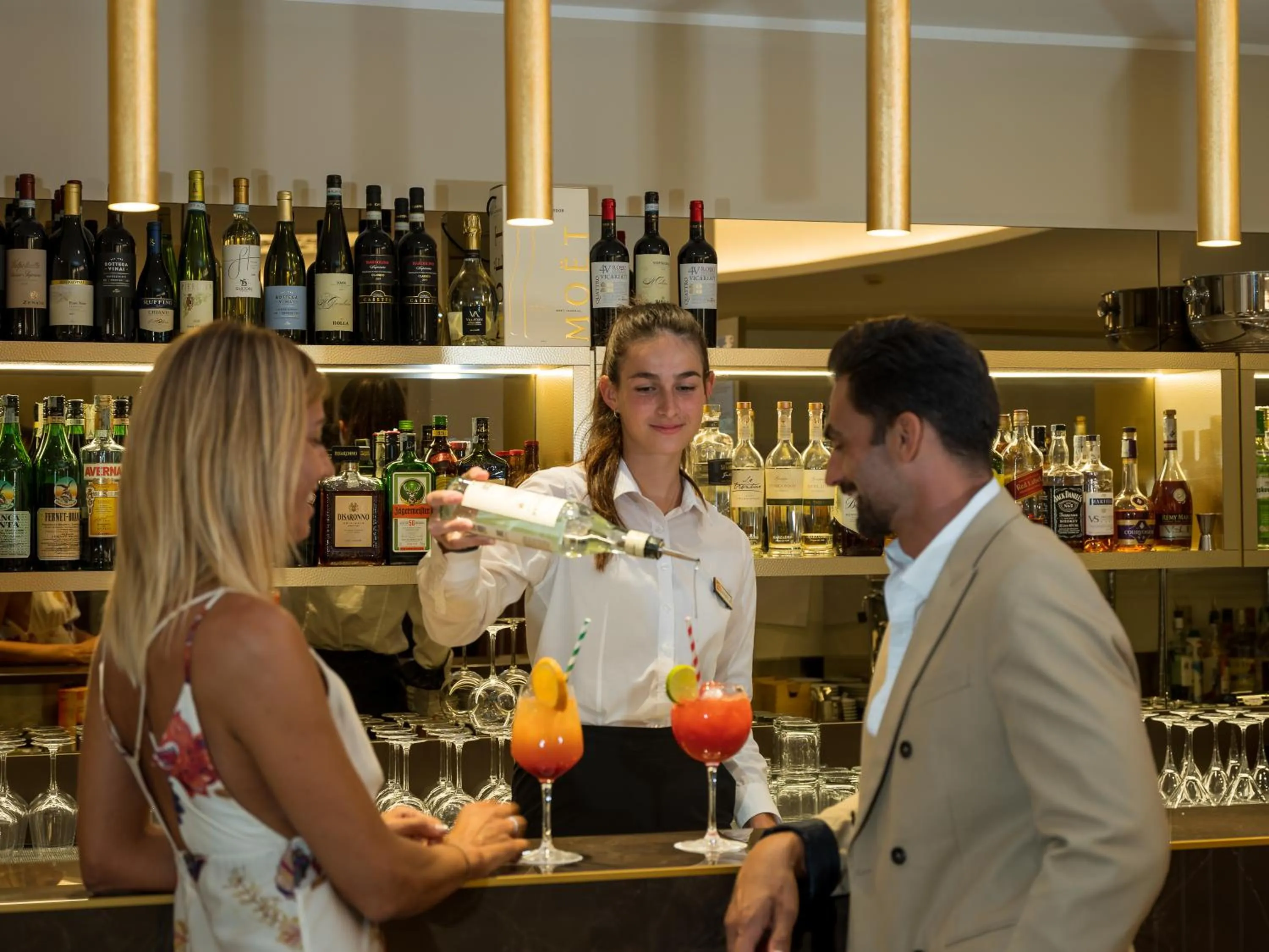 Lounge or bar in Hotel Leonardo Da Vinci