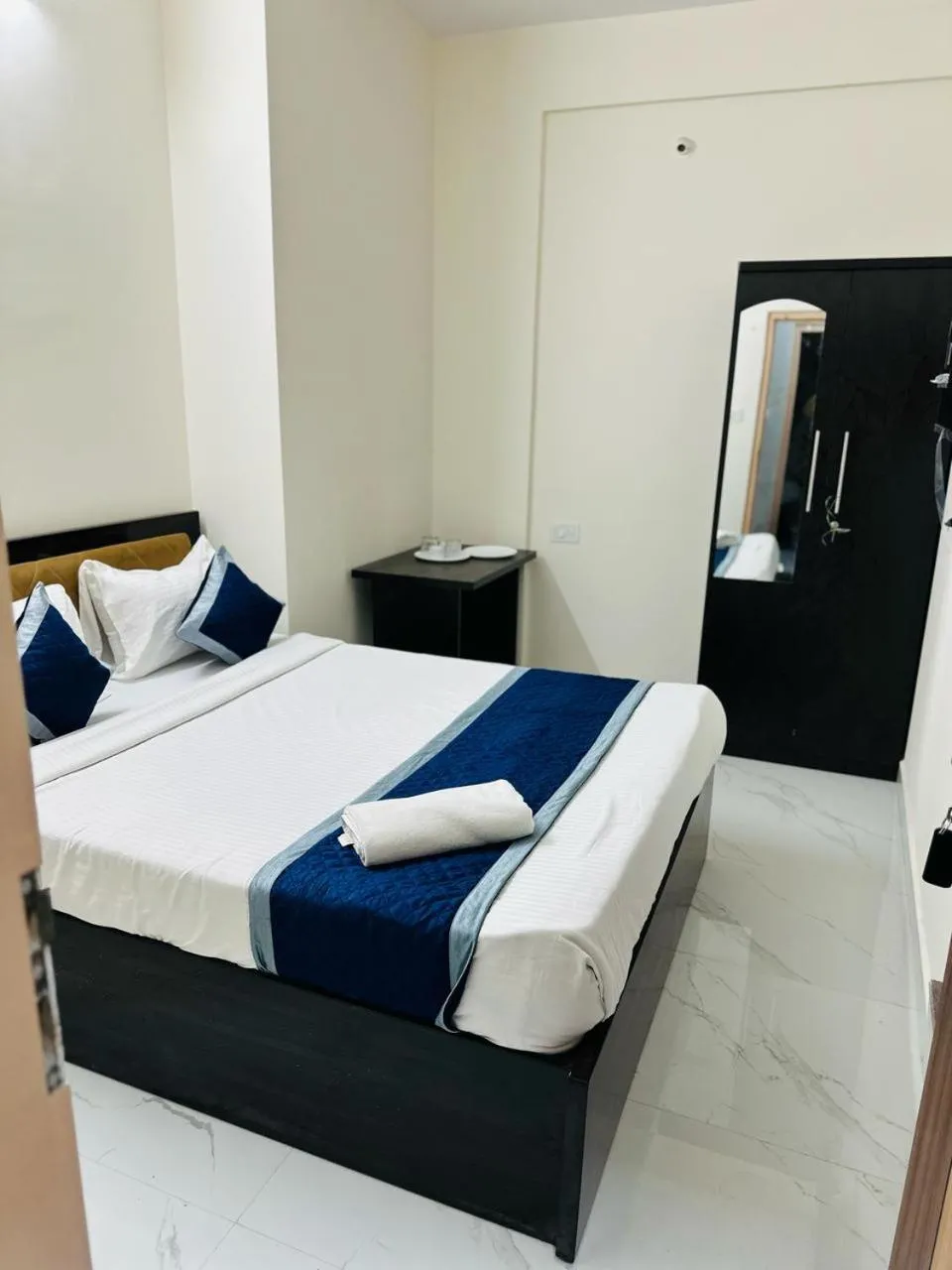 Bed in S V COMFORTS B T M Layout
