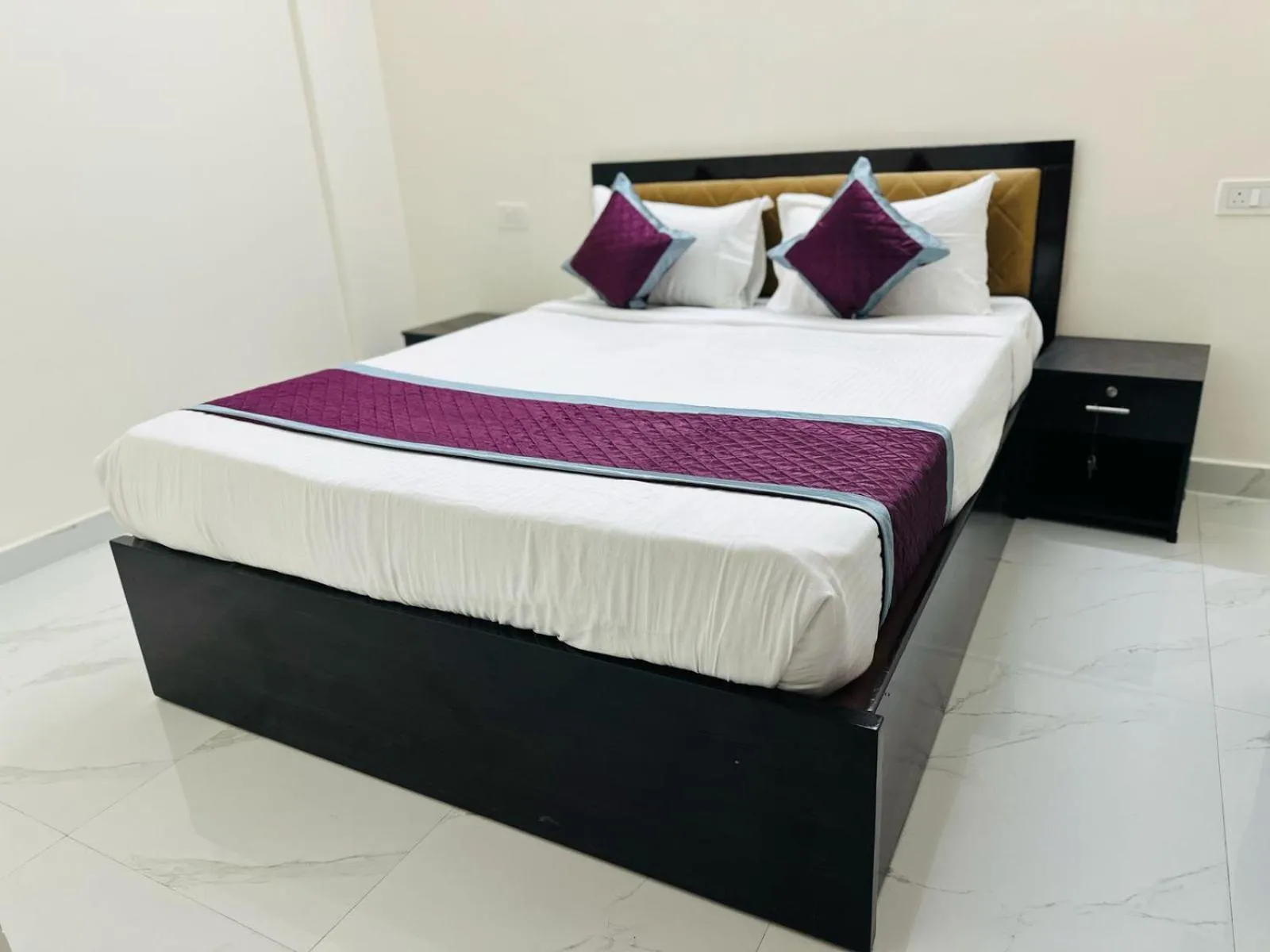 Photo of the whole room, Bed in S V COMFORTS B T M Layout