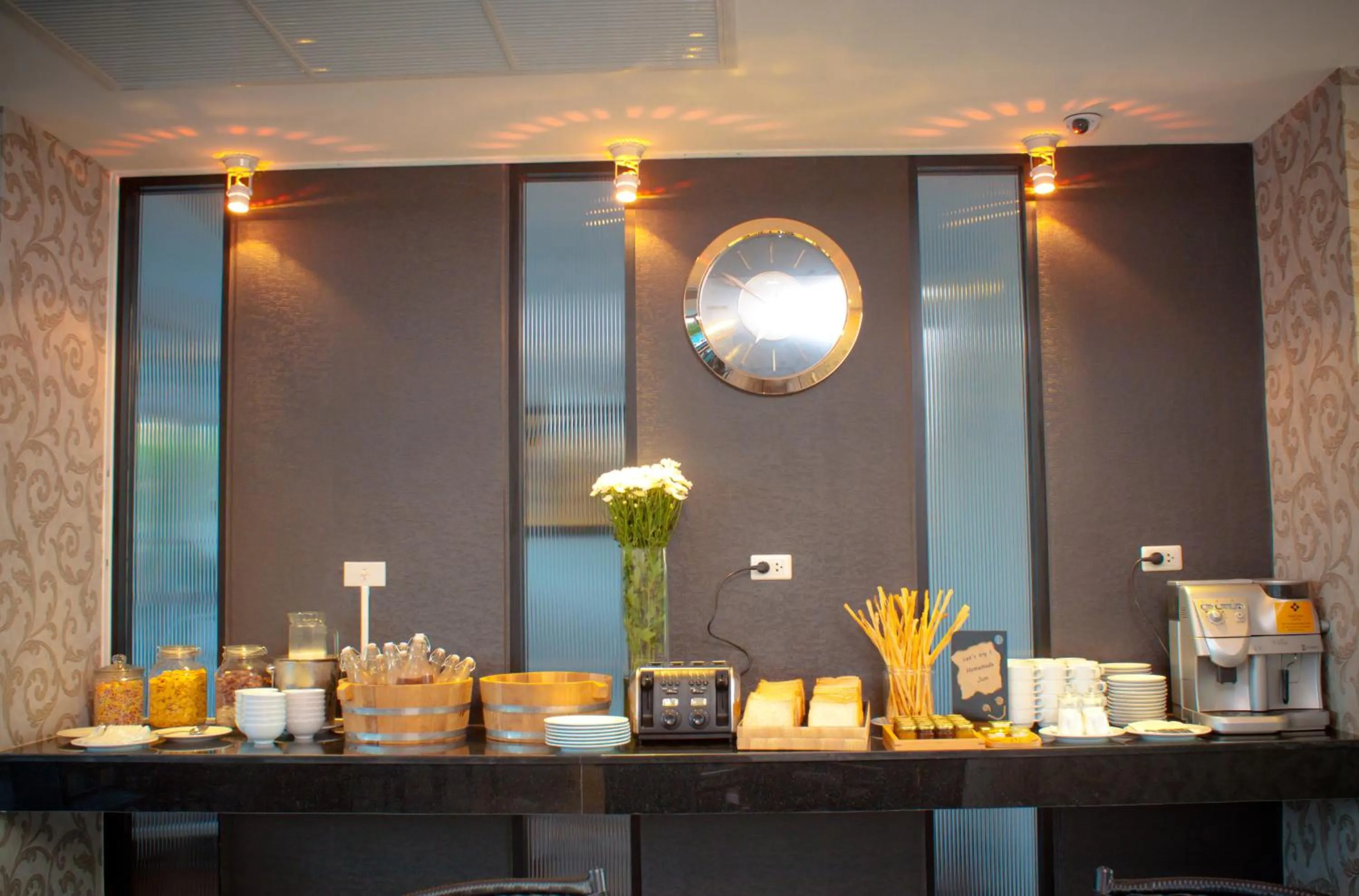 Restaurant/places to eat in Lani Chiang Mai Hotel