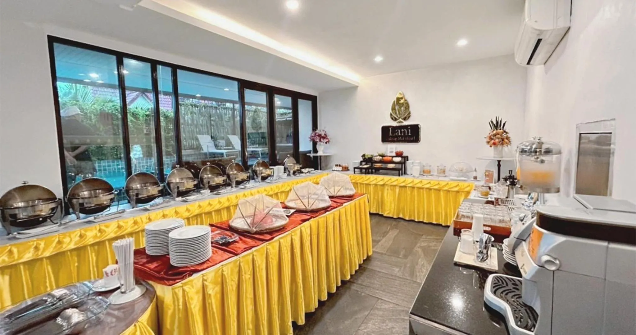 Restaurant/places to eat in Lani Chiang Mai Hotel