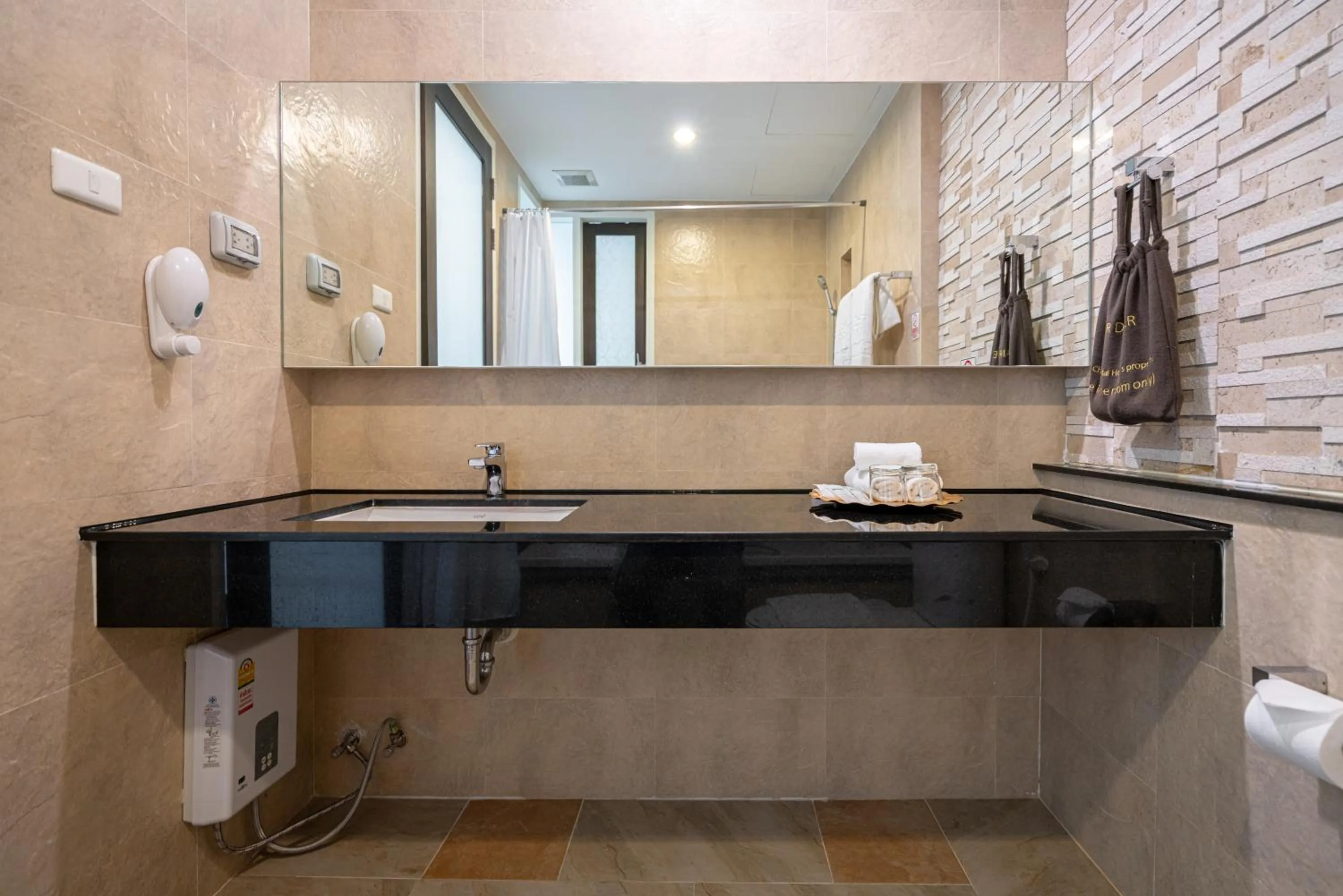 Bathroom in Lani Chiang Mai Hotel