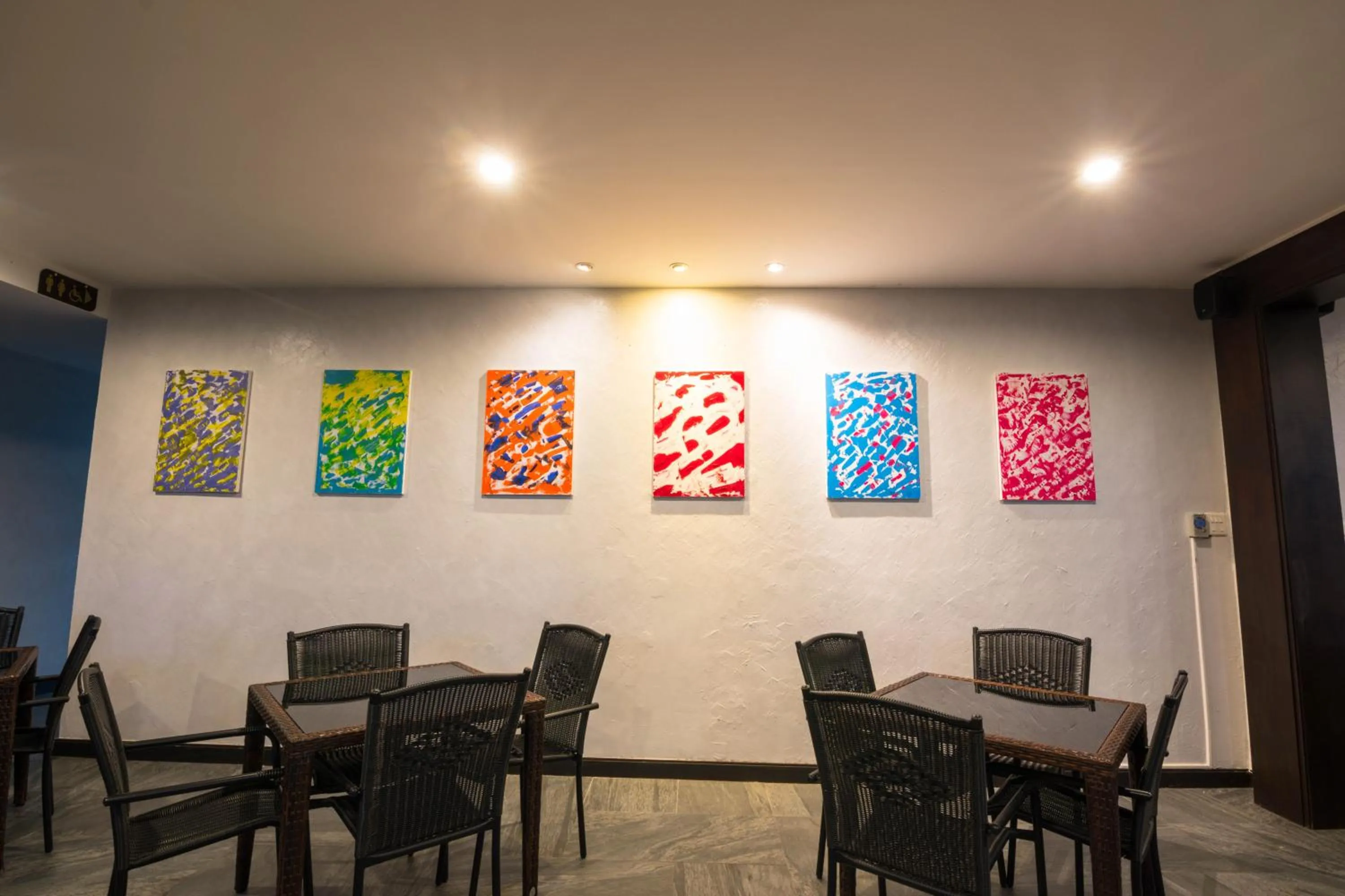 Restaurant/places to eat in Lani Chiang Mai Hotel