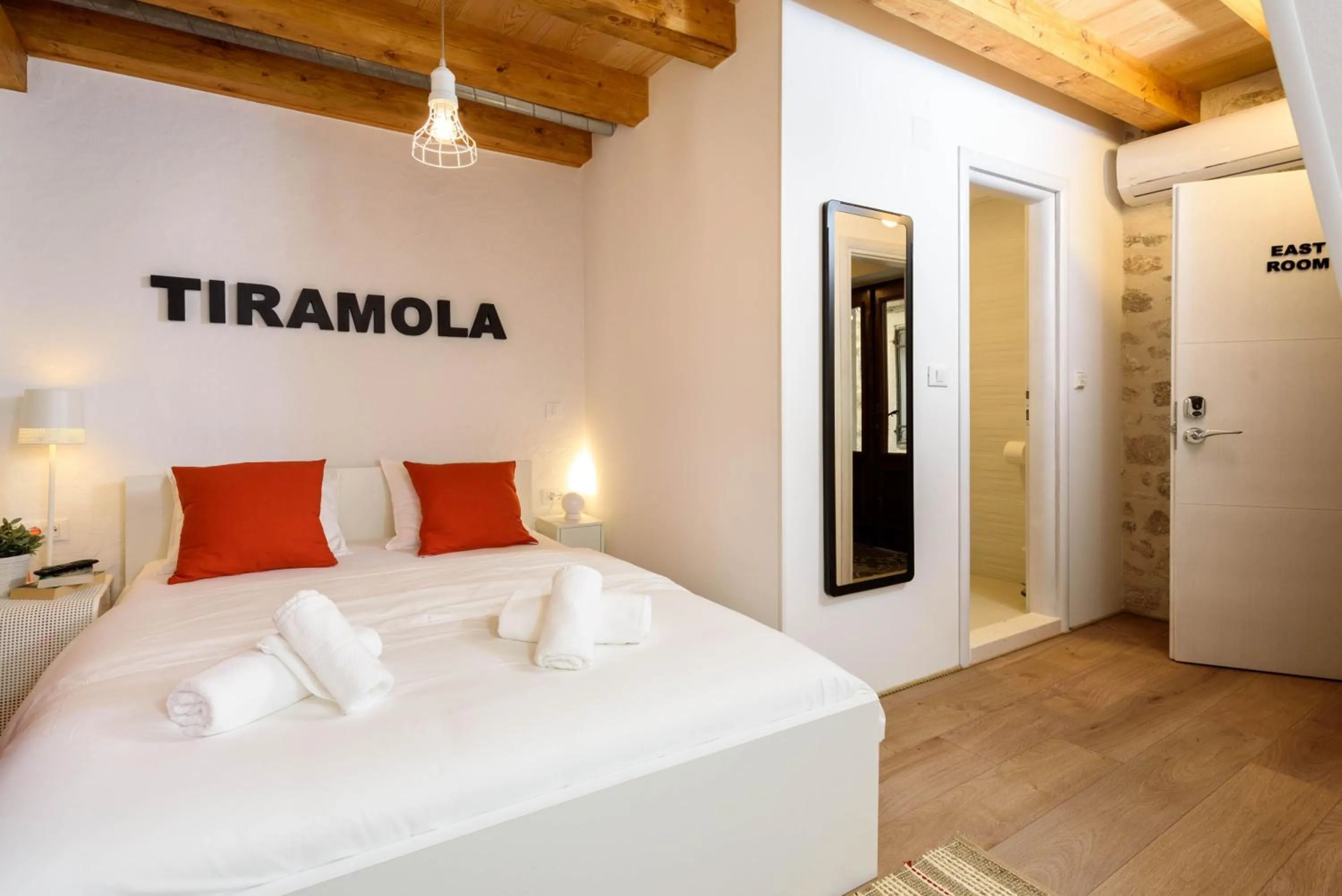 Bedroom, Bed in Apartments & Rooms Tiramola - Old Town